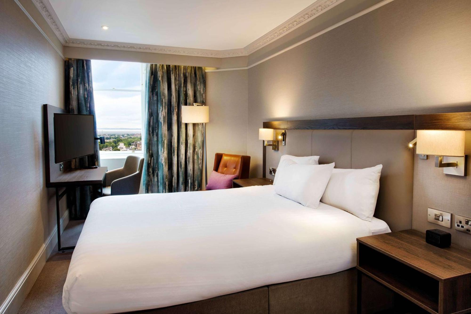 Hilton Carlton 4* Edinburgh