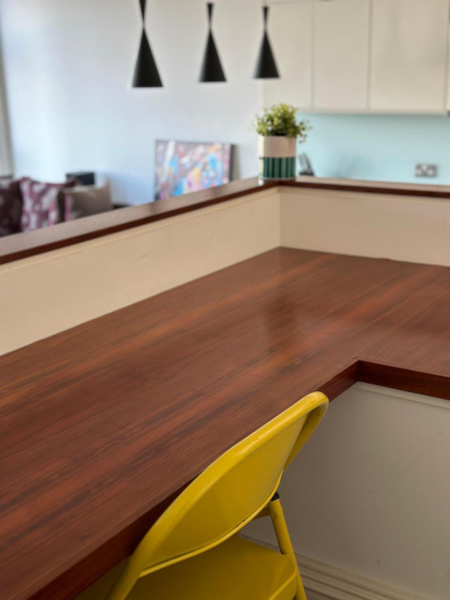 Modern Flat With Views By The Royal Mile Edinburgh