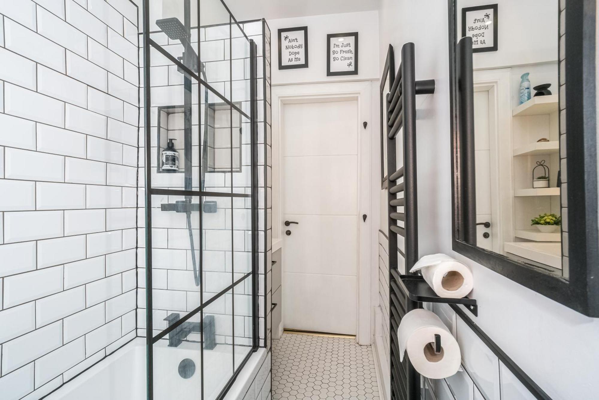 Pass The Keys Trendy Historic Flat Sleeps 4 To 6 Near Leith Shore * EDI