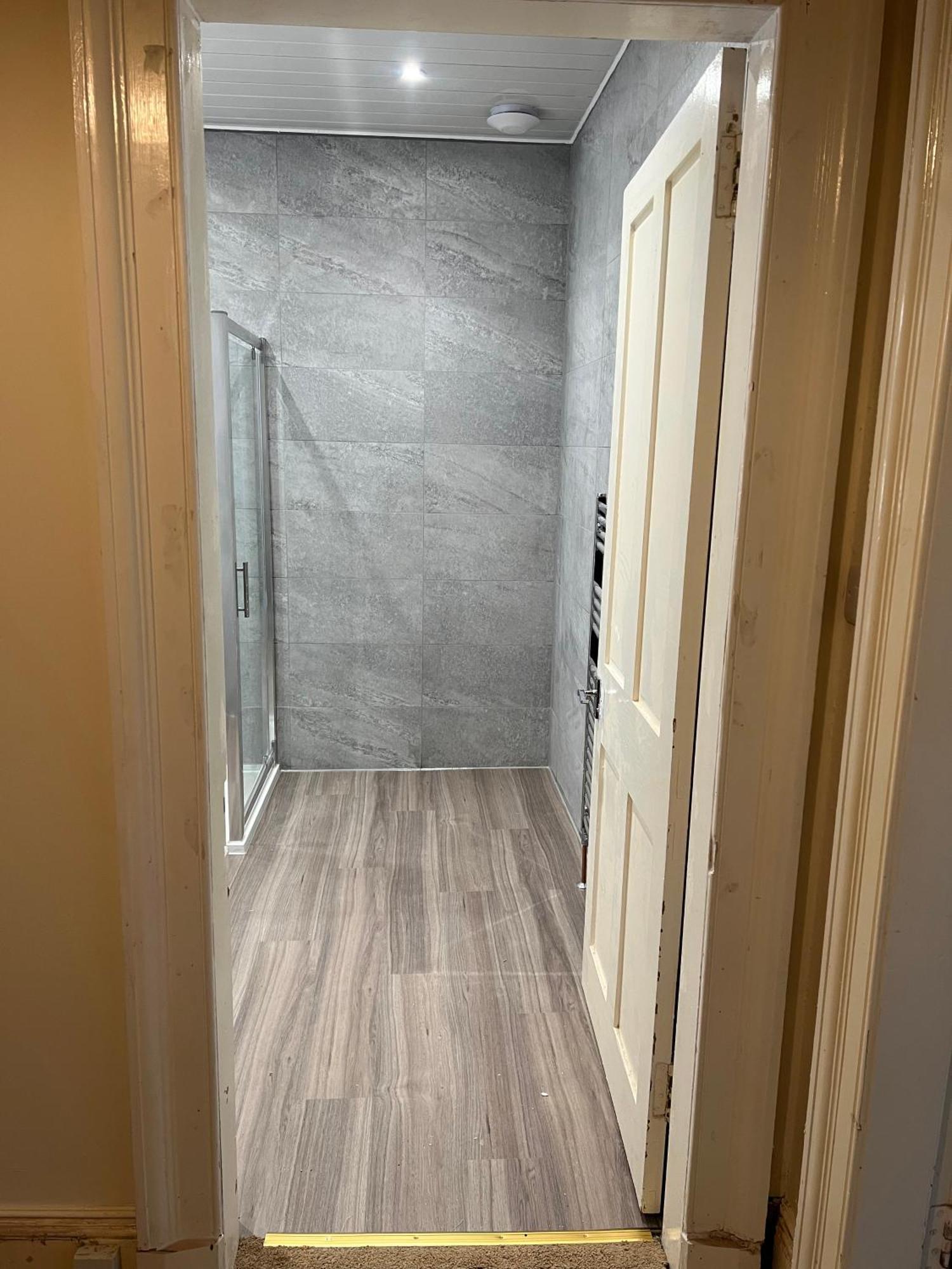 Beautiful 2 Bed 2 Bath Flat Overlooking Meadows Park Apartment *