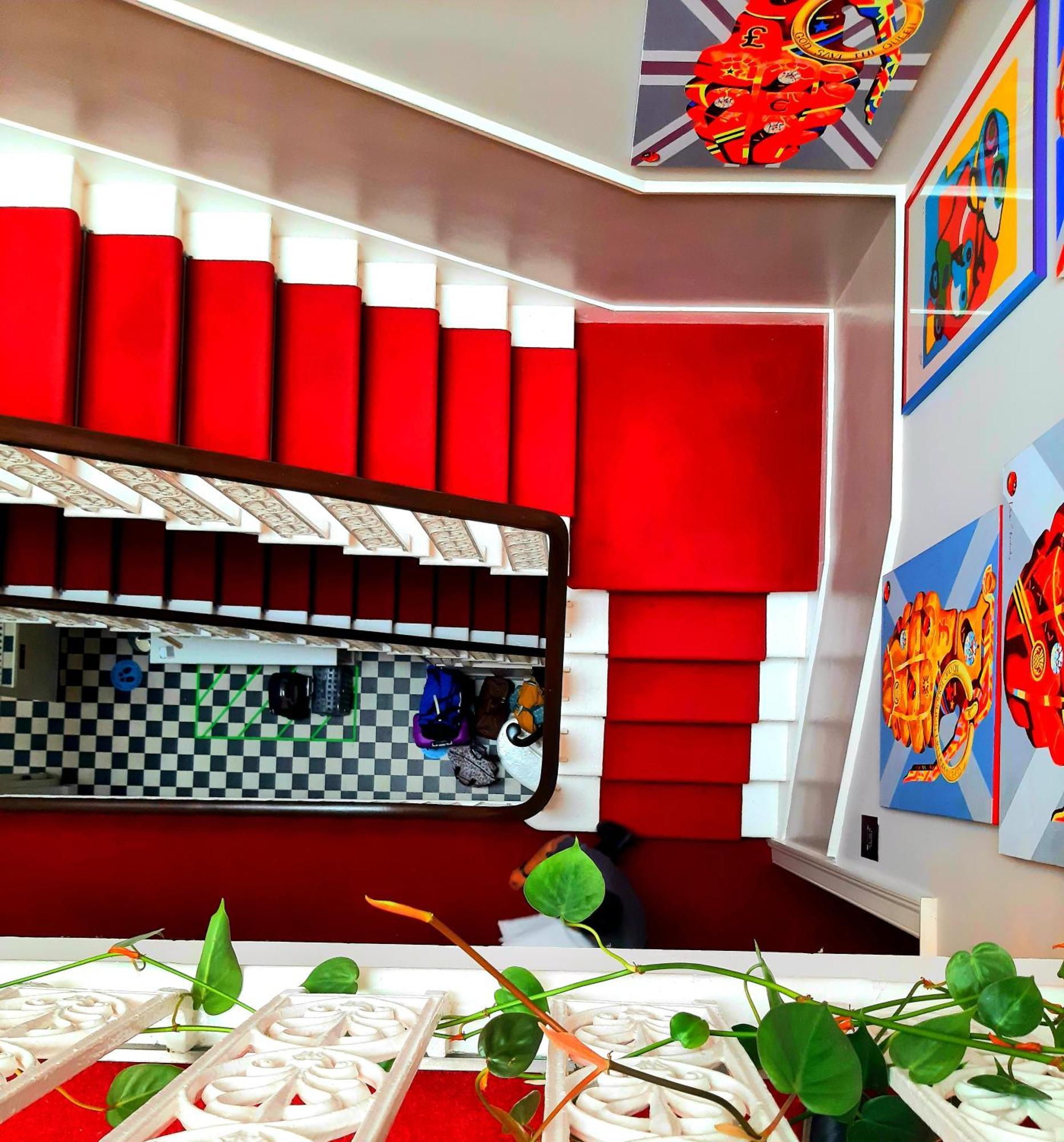 24 Royal Terrace 4*