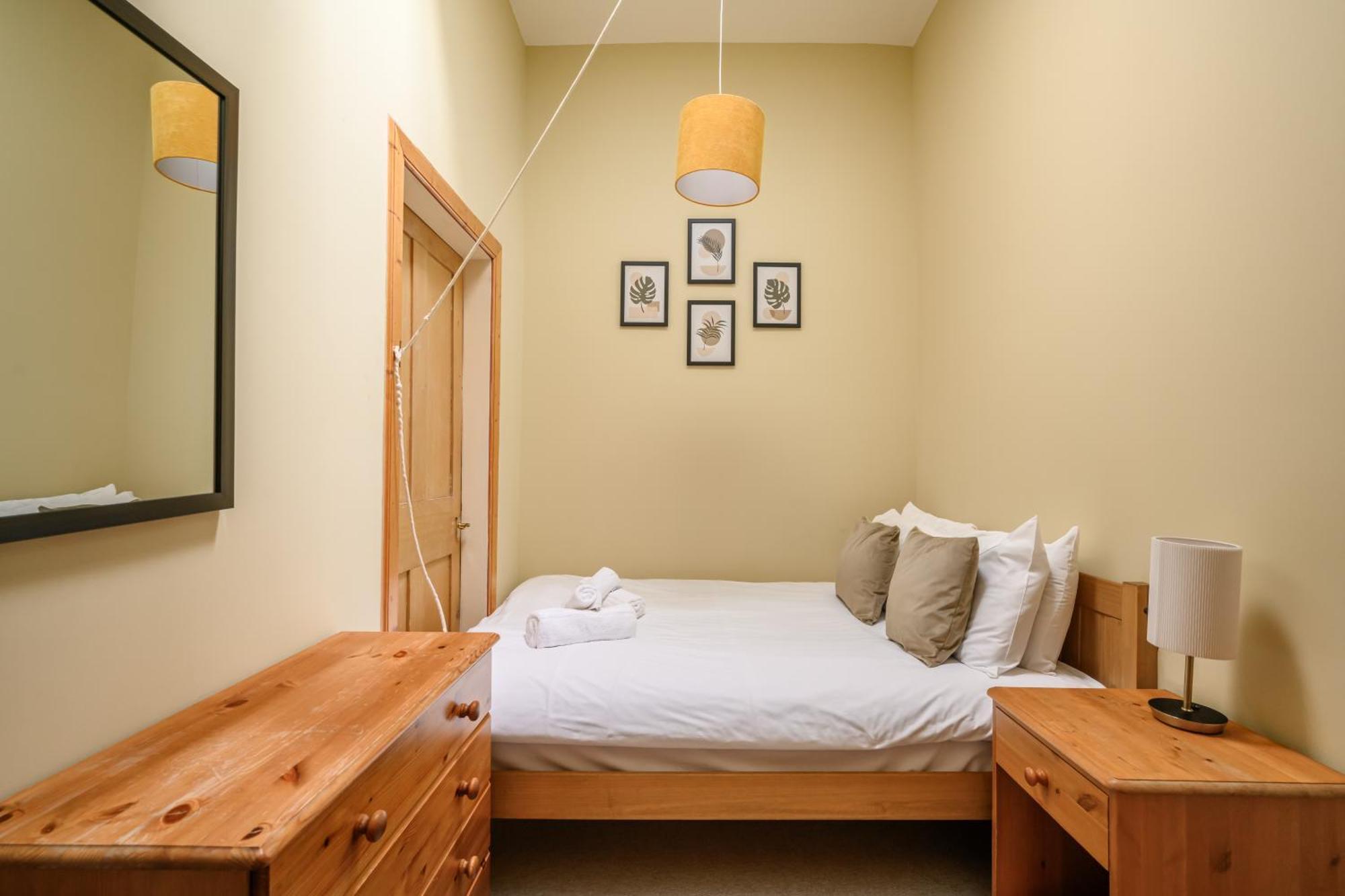 5-br 3-bth Newington - Modern & Spacious Edinburgh
