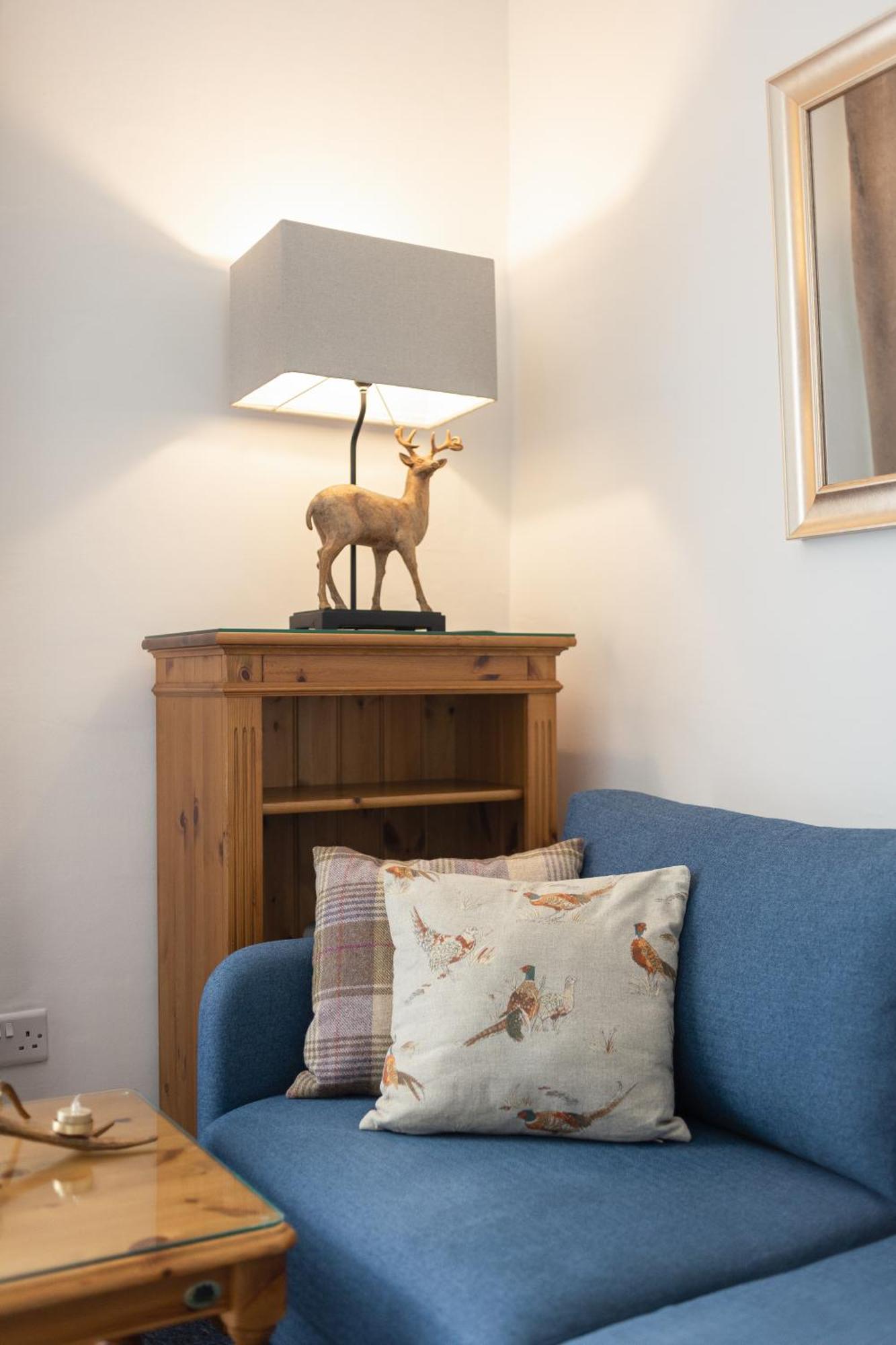 Stylish Flat Steps From Haymarket Station Apartment *