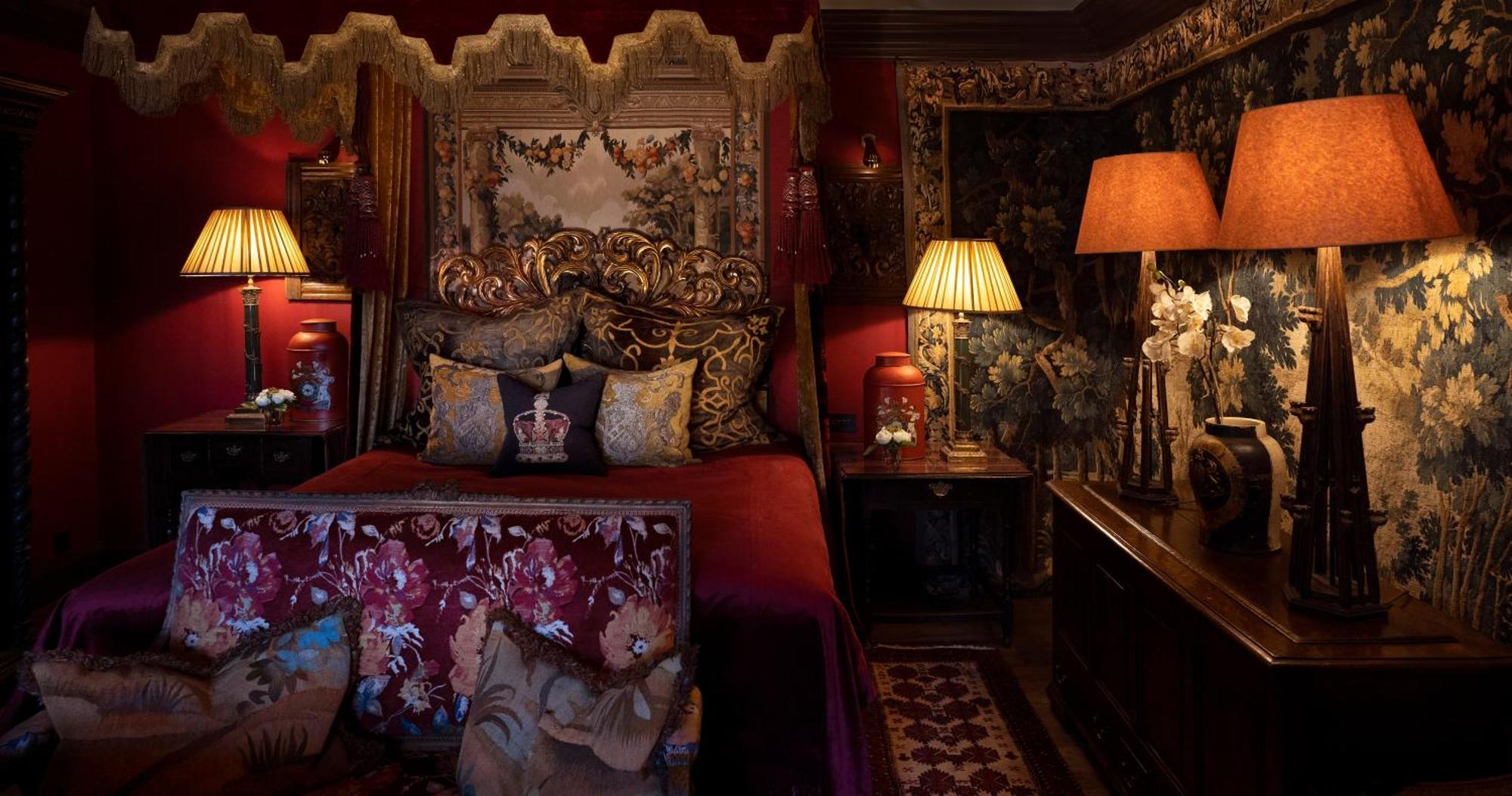 The Witchery By The Castle Hotel 5*