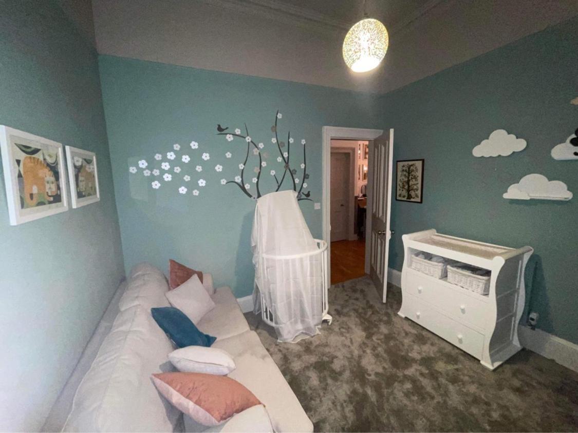 Large 3 Double Bedroom Period House With Parking Holiday home *