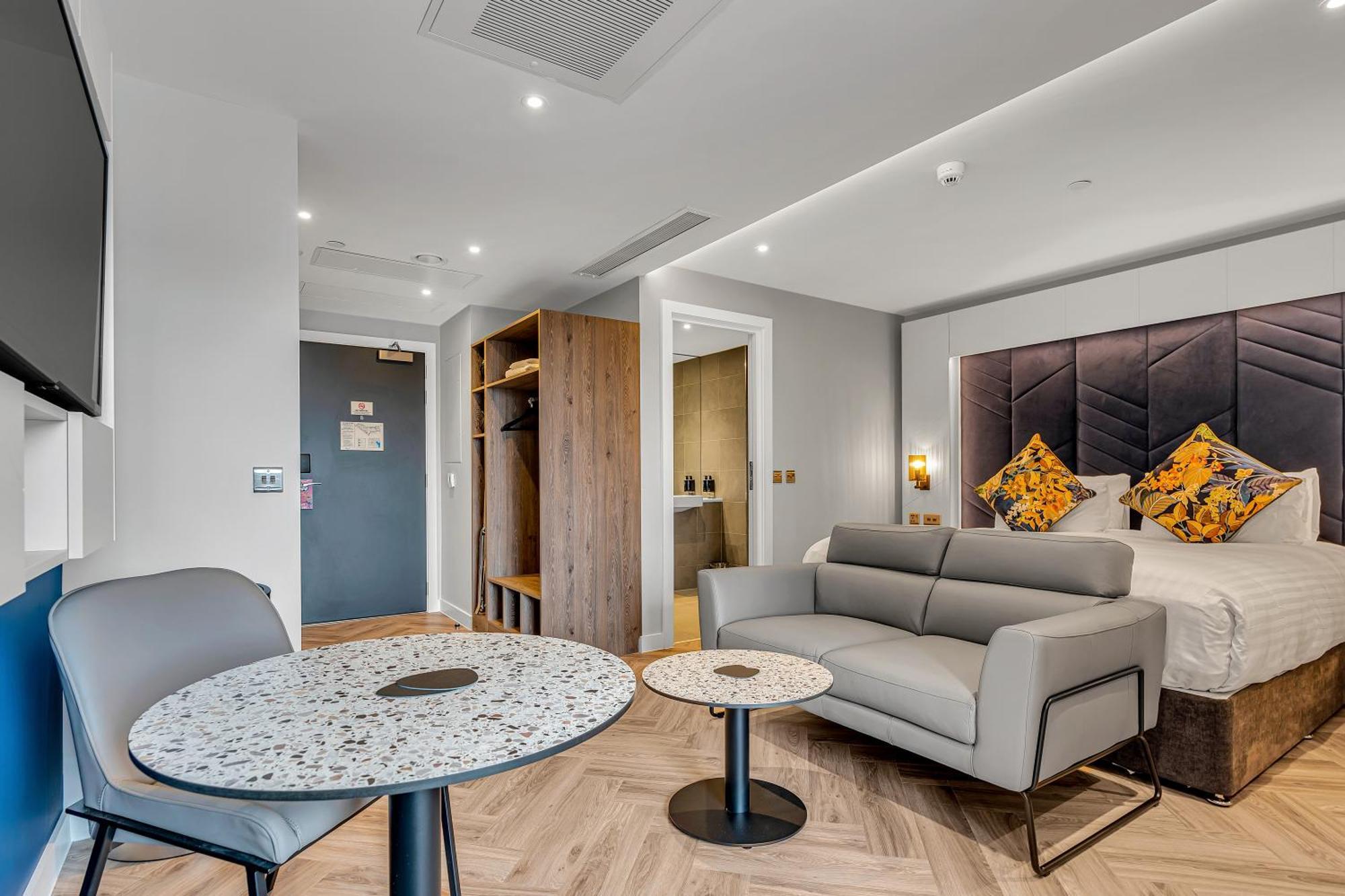 Aparthotel Roomzzz *
