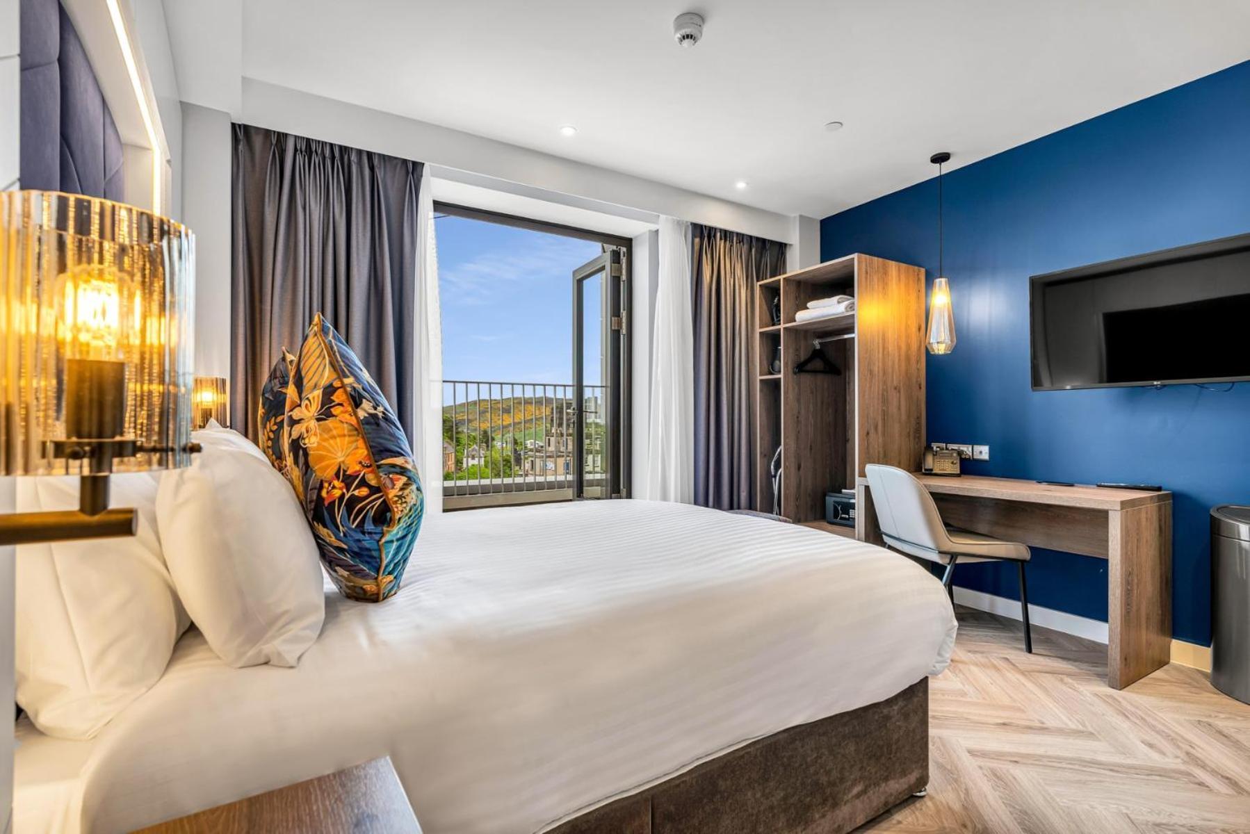Roomzzz Aparthotel EDI