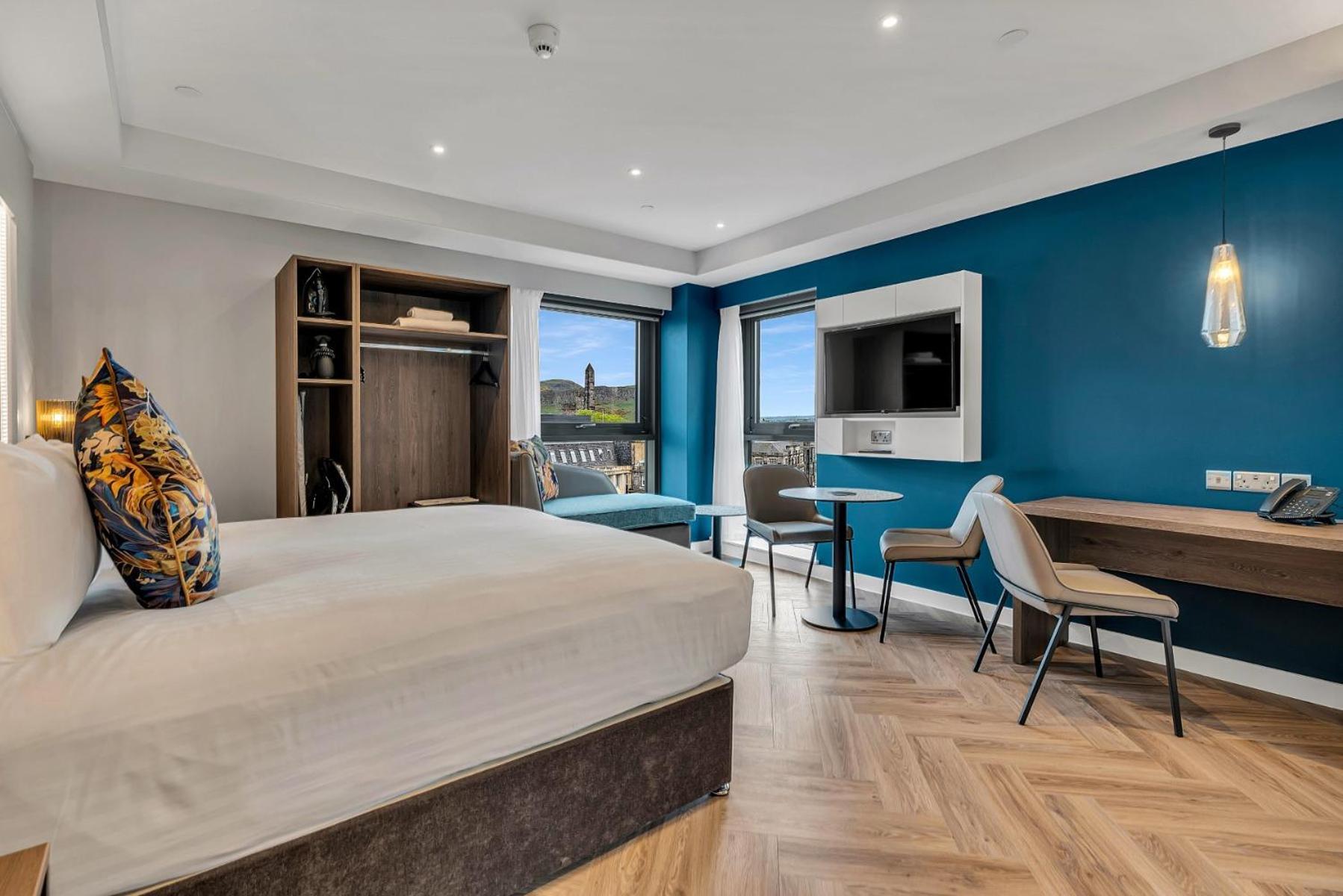 Roomzzz Aparthotel *