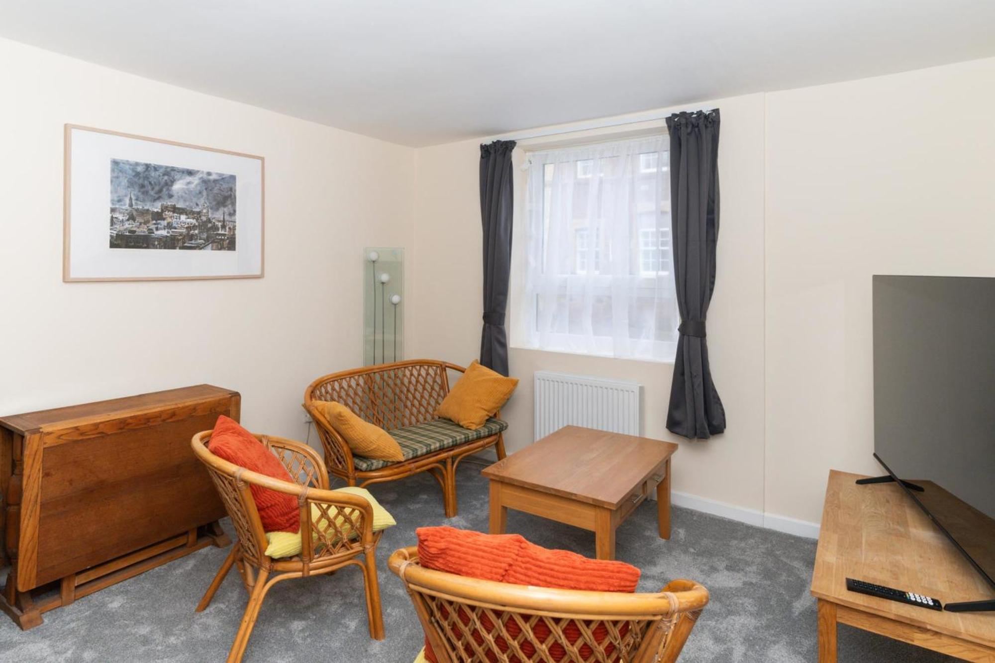 Apartment Brilliantly Located 2bd Flat Heart Of Edinburgh! *
