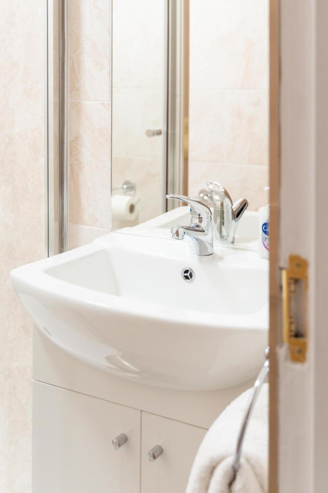 Brilliantly Located 2bd Flat Heart Of Edinburgh! Apartment Edinburgh