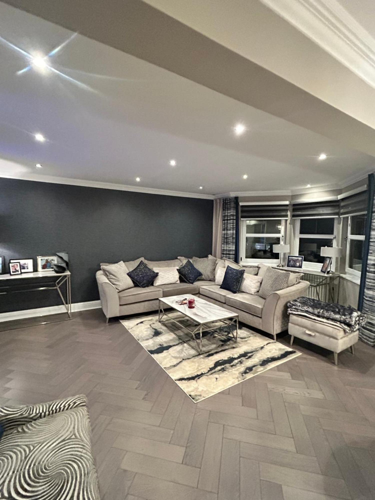 Large Modern Family In Murrayfield - Very Close To Centre - 10 Mins By Direct Bus - Private Driveway & Garden Holiday home Edinburgh