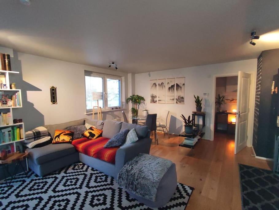 Apartment Flat With Balcony. Parking Included.