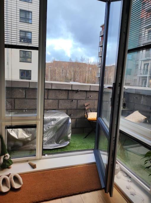 Flat With Balcony. Parking Included. Edinburgh