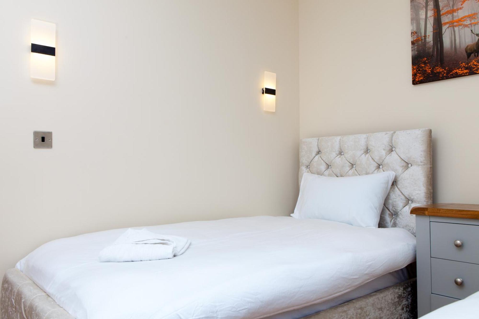 Luxe Arthurs Seat View Townhouse With Hot Tub EDI