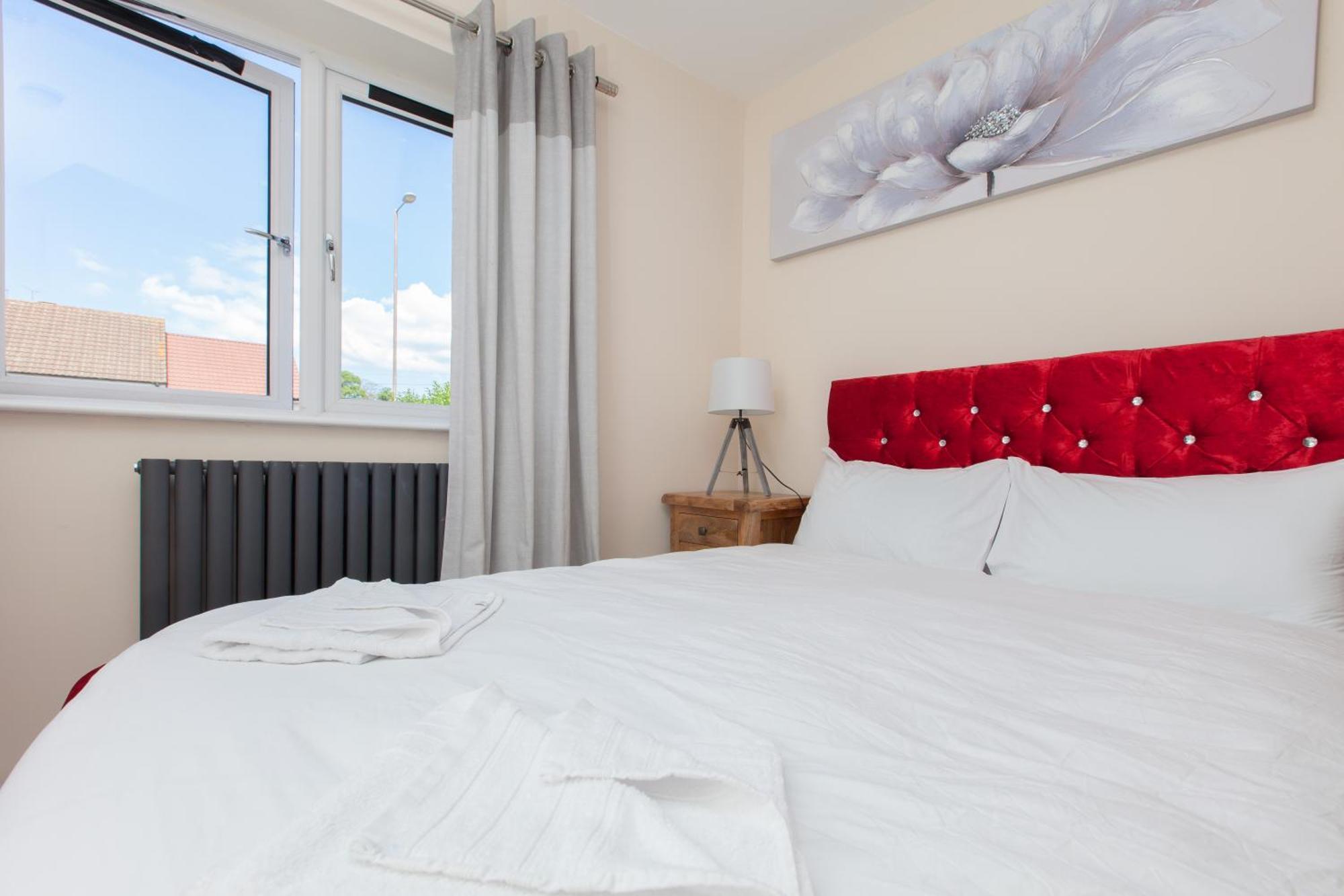 Luxe Arthurs Seat View Townhouse With Hot Tub