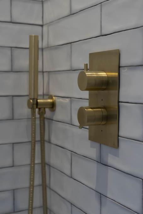 Luxury Nests - Johnnie Walker 2 Apartment *