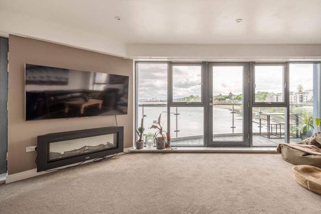 Calming Sea View Apartment