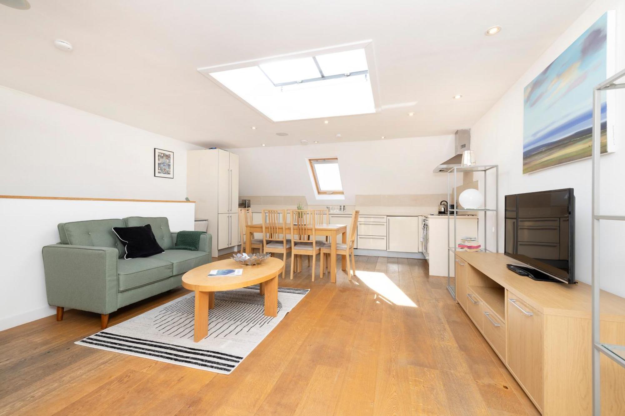 Apartment Joivy Chic 2-br Flats Near Castle EDI