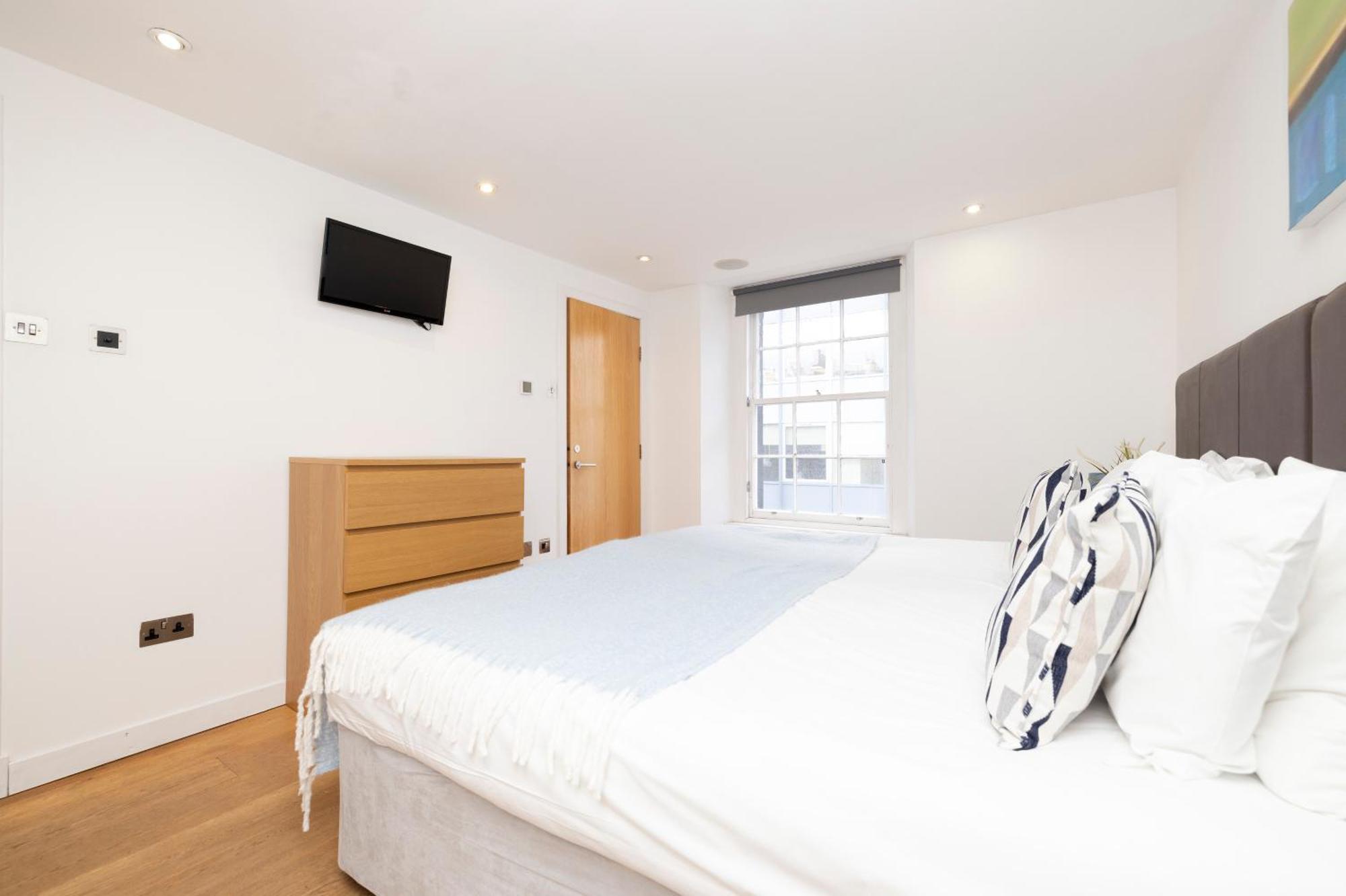 Joivy Chic 2-br Flats Near Castle * EDI
