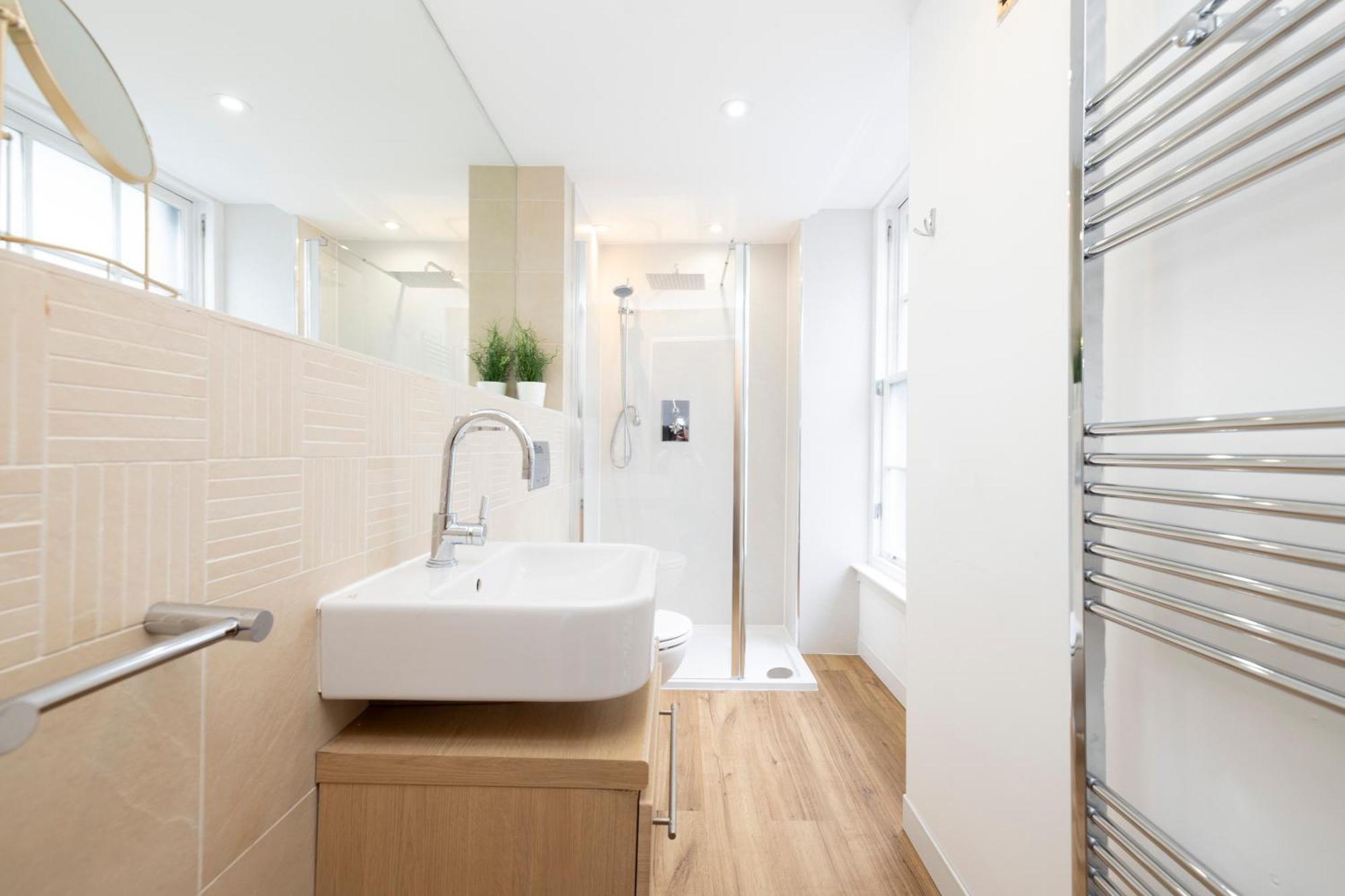 Joivy Chic 2-br Flats Near Castle * EDI