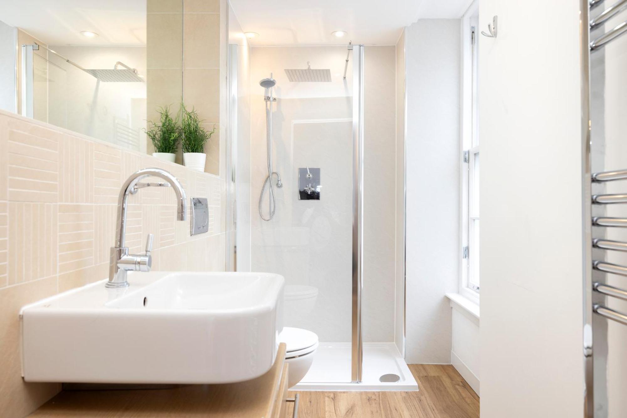 Joivy Chic 2-br Flats Near Castle *