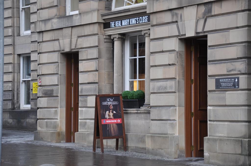 - Royal Mile Edinburgh