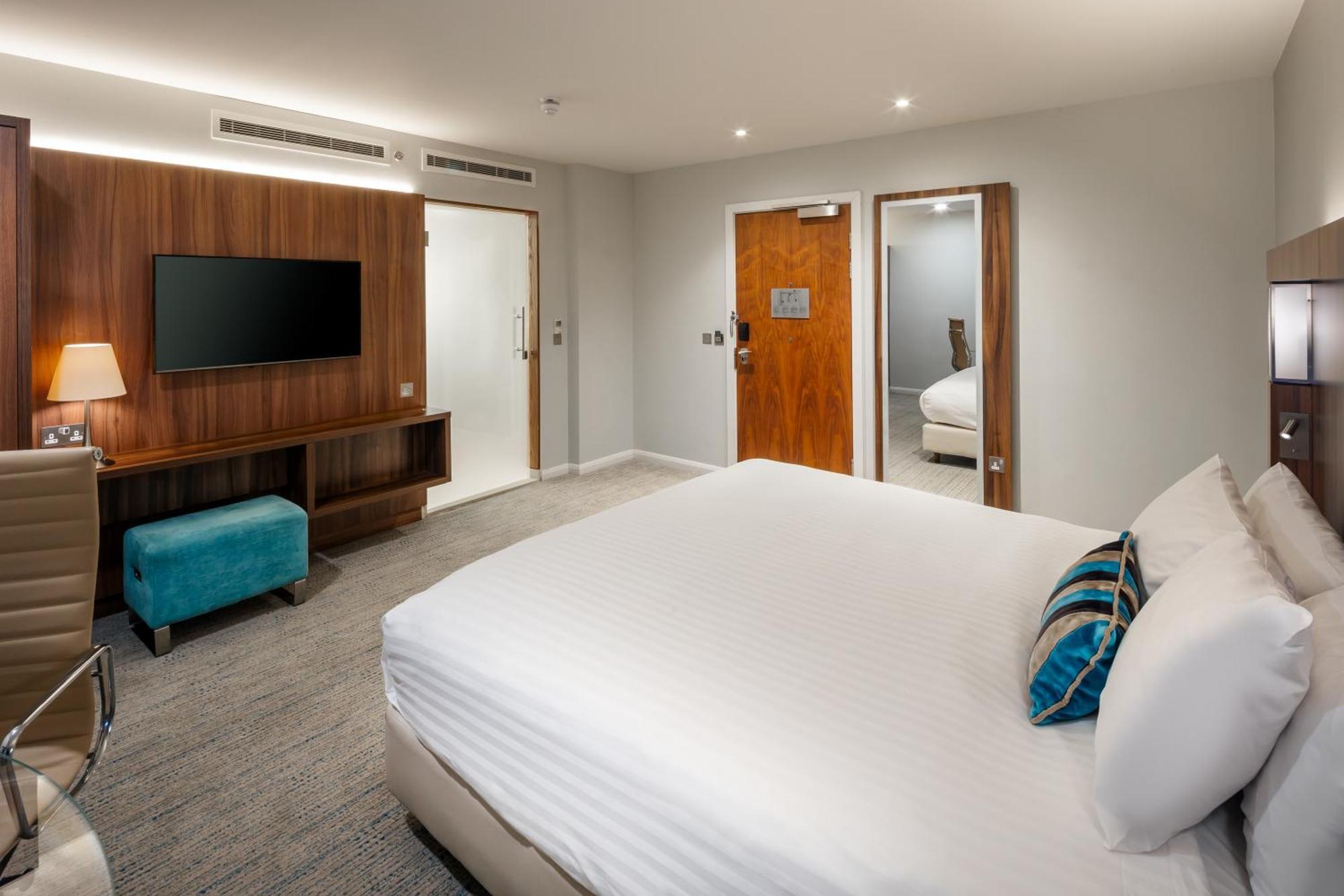 Courtyard By Marriott Hotel