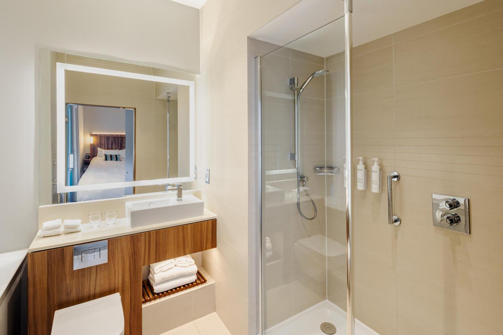 Courtyard By Marriott Hotel