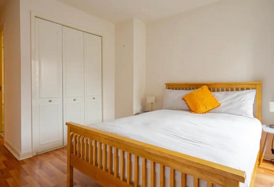 Apartment Modern Spacious Retreat Full Fibre Wi-Fi & Free Parking
