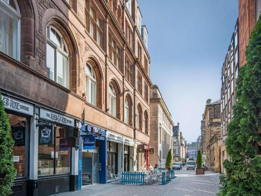 Travelodge Queen Street 3*