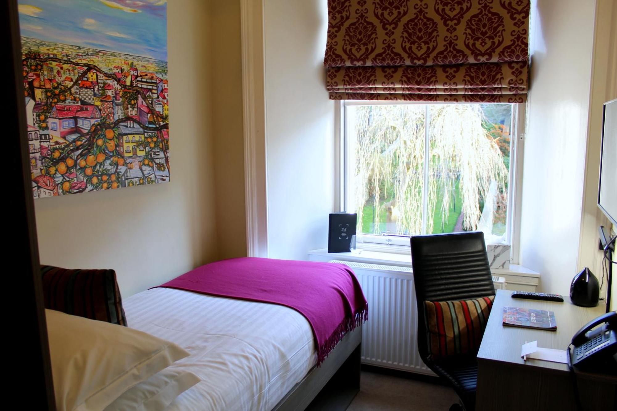 24 Royal Terrace 4* Edinburgh