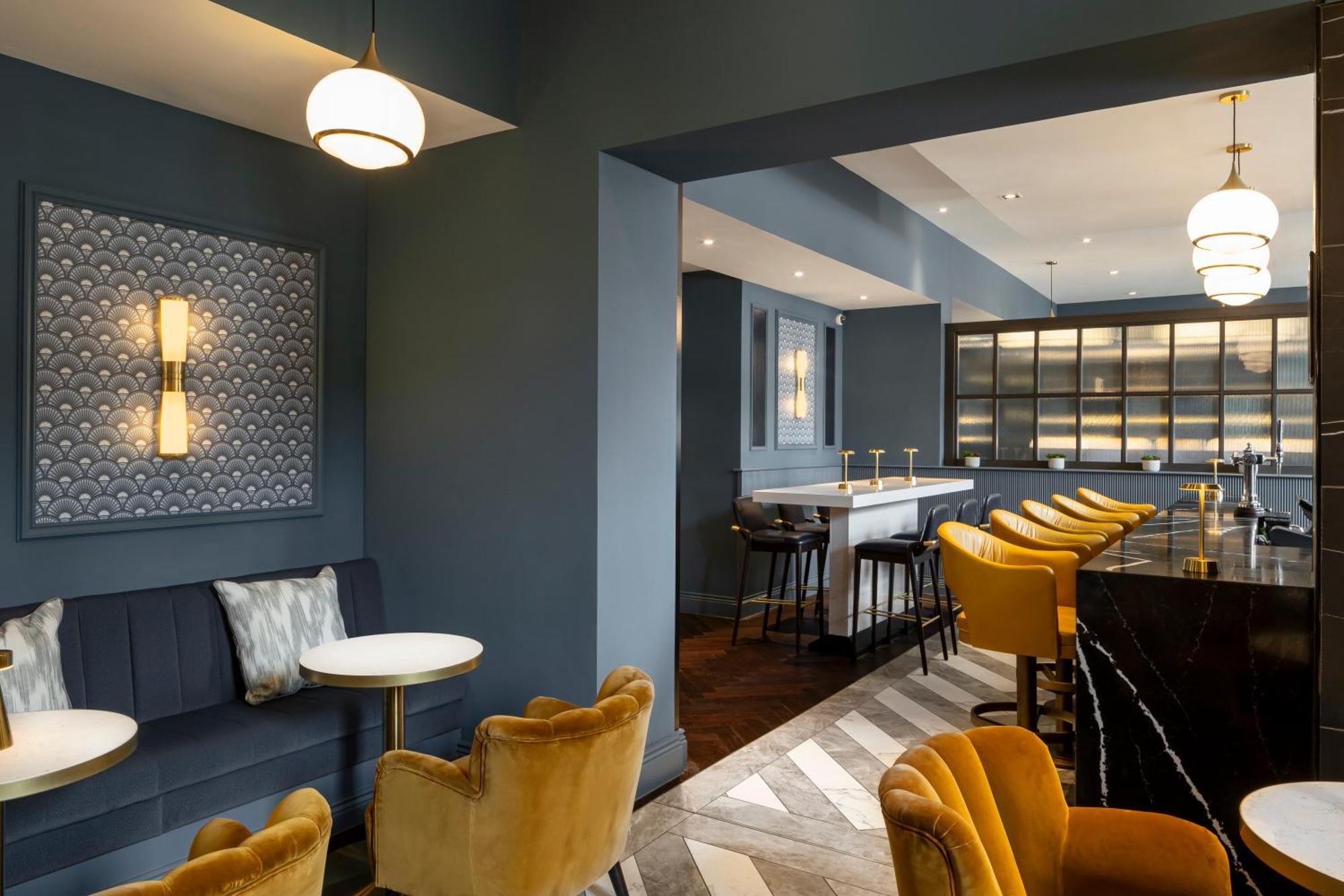 Courtyard By Marriott Hotel