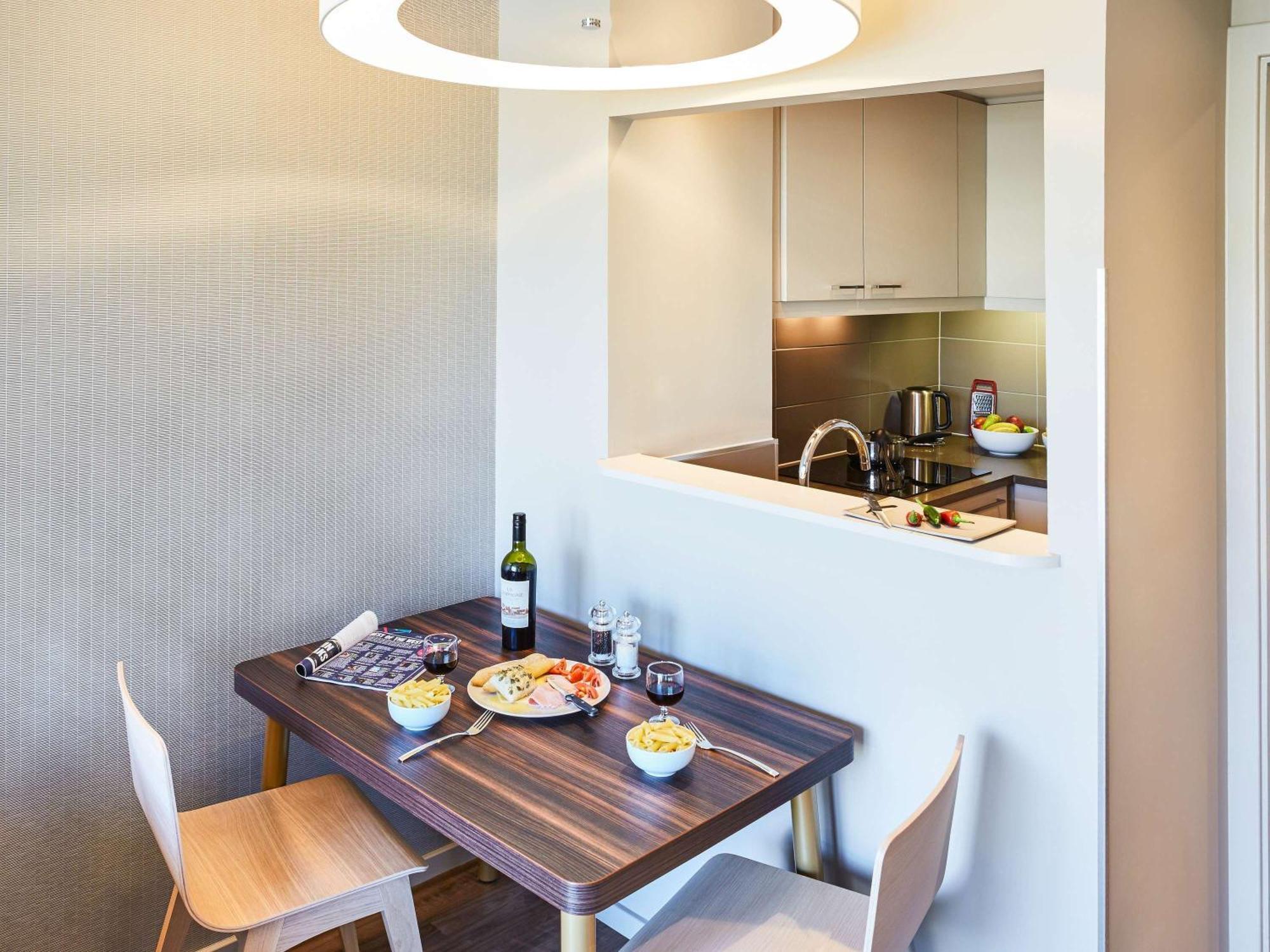 Adagio Royal Mile Aparthotel 4*