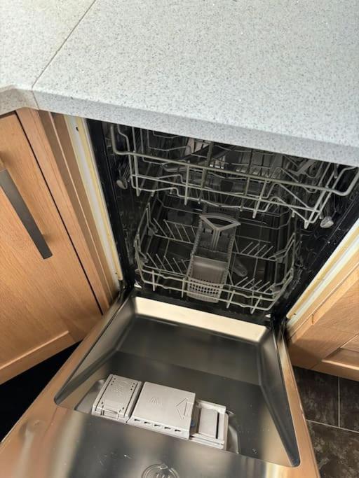 Quiet Central Apartment For Upto 4 People EDI