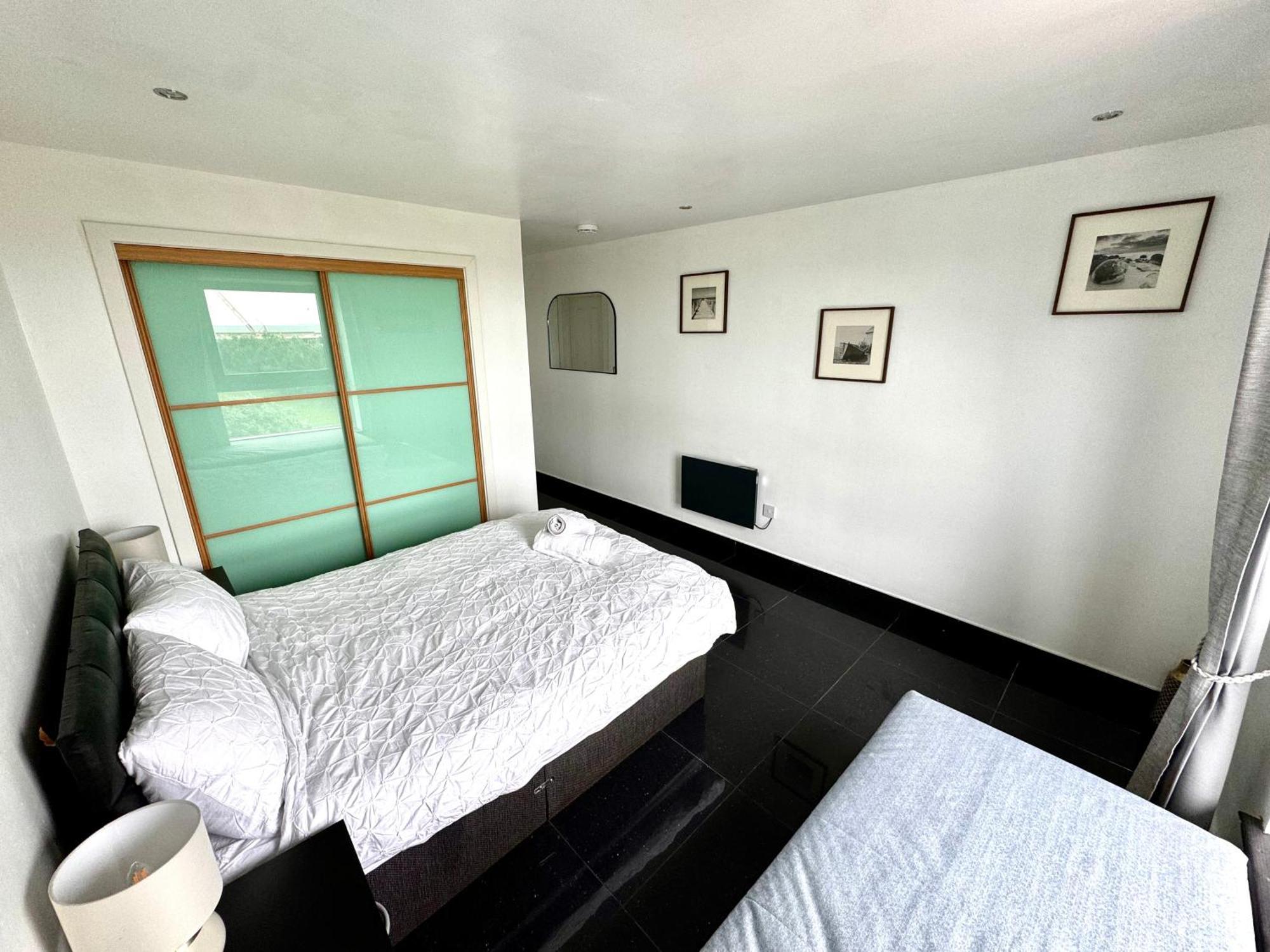 Apartment Ocean - 2 Bedroom EDI