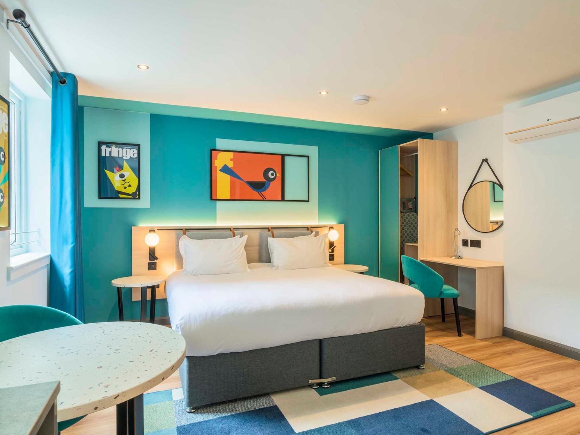 Holyrood Aparthotel 4*