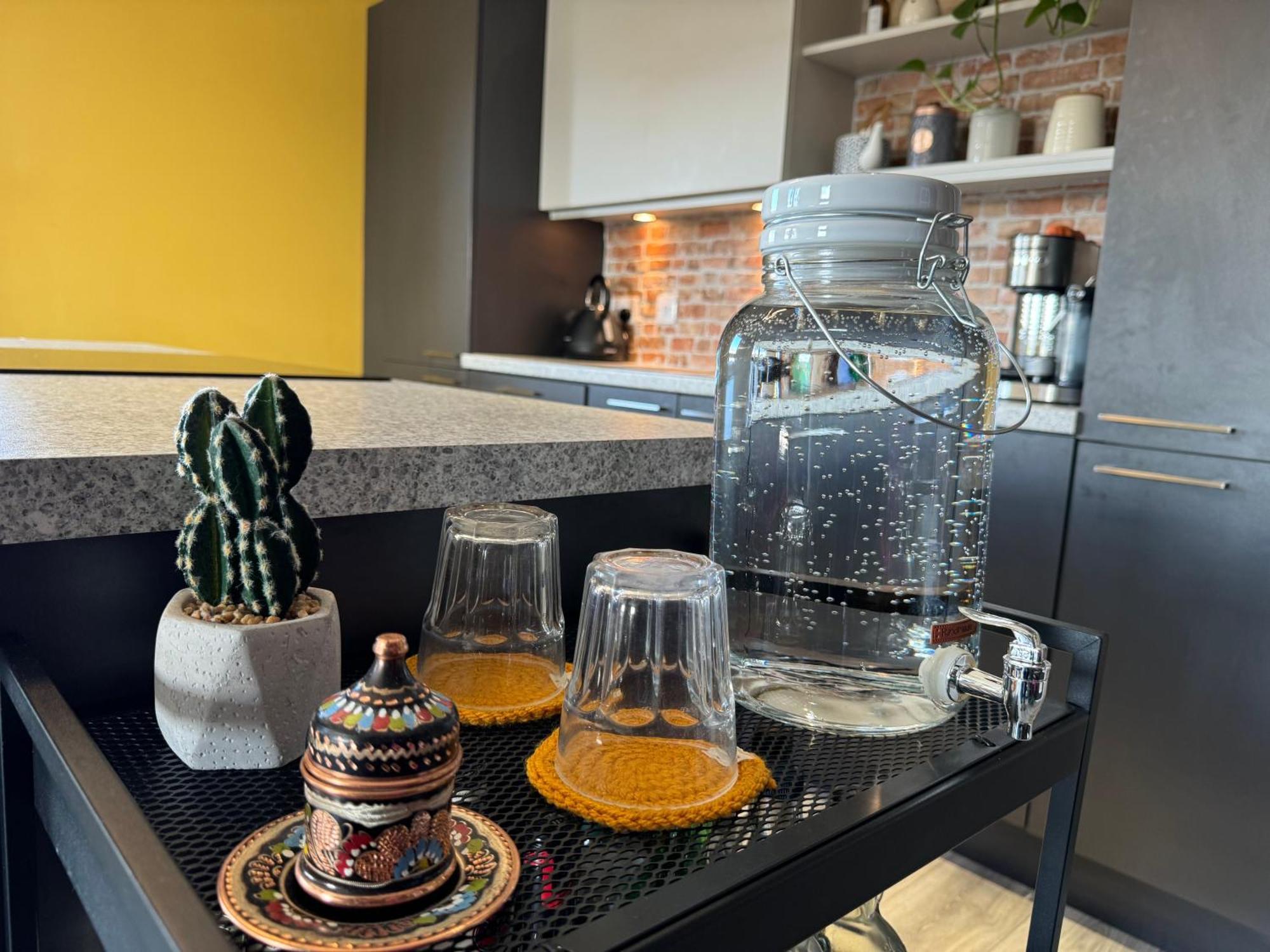 Homestay Private Cozy & Stylish In A Shared Flat In Edinburgh