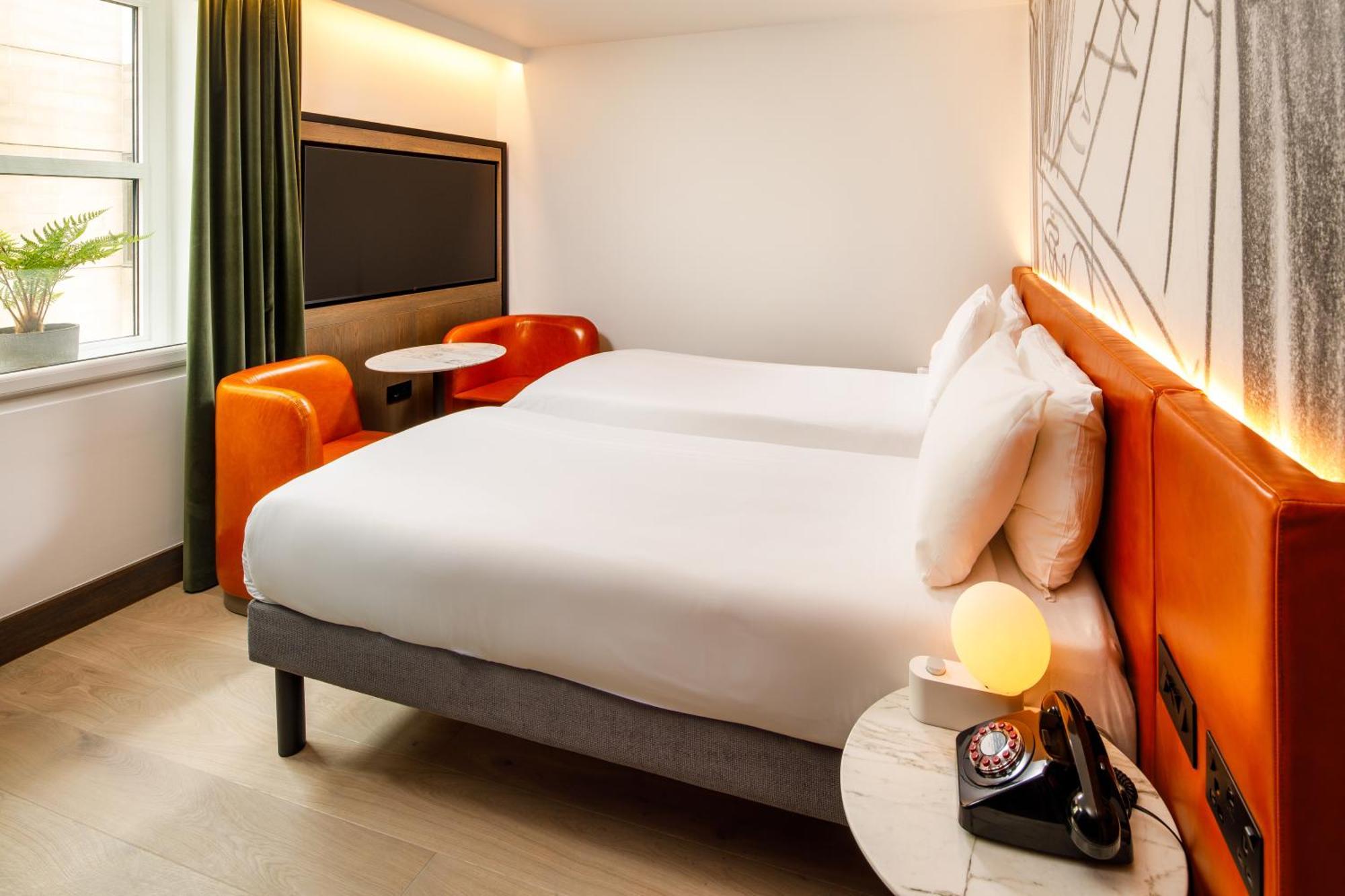 Ibis Styles St Andrew Square 3*
