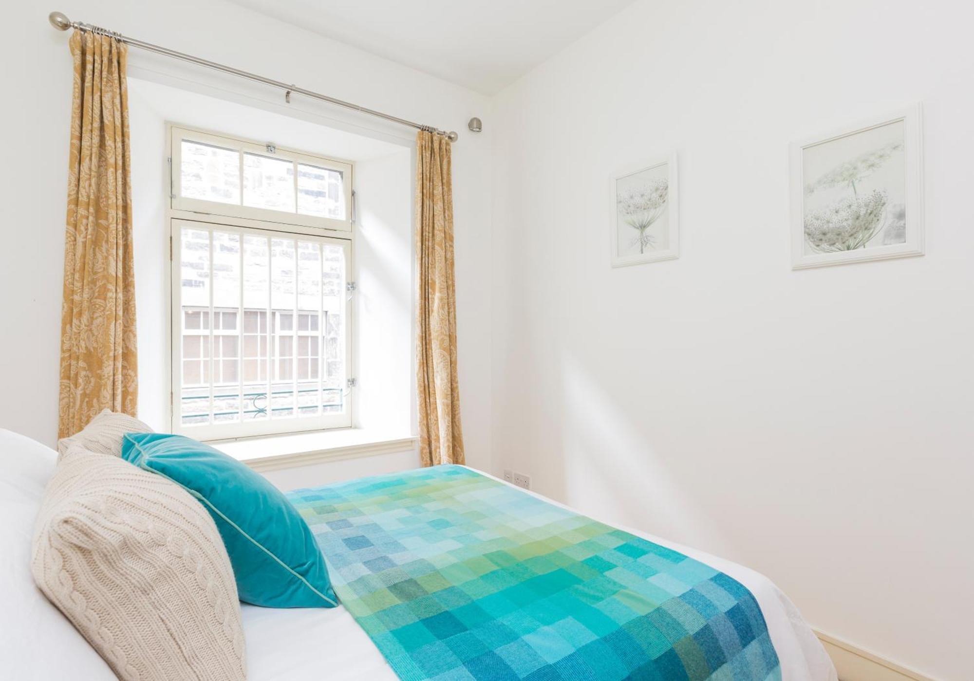 Thistle Street - 401 EDI