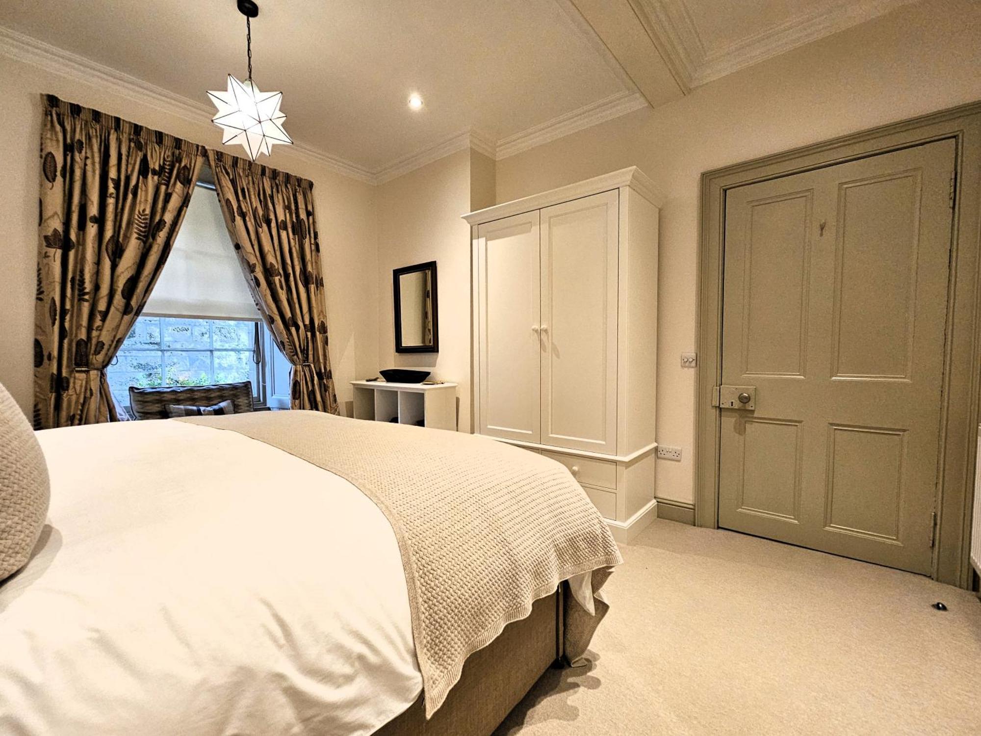 Elegant 1-bedroom Apartment Edinburgh