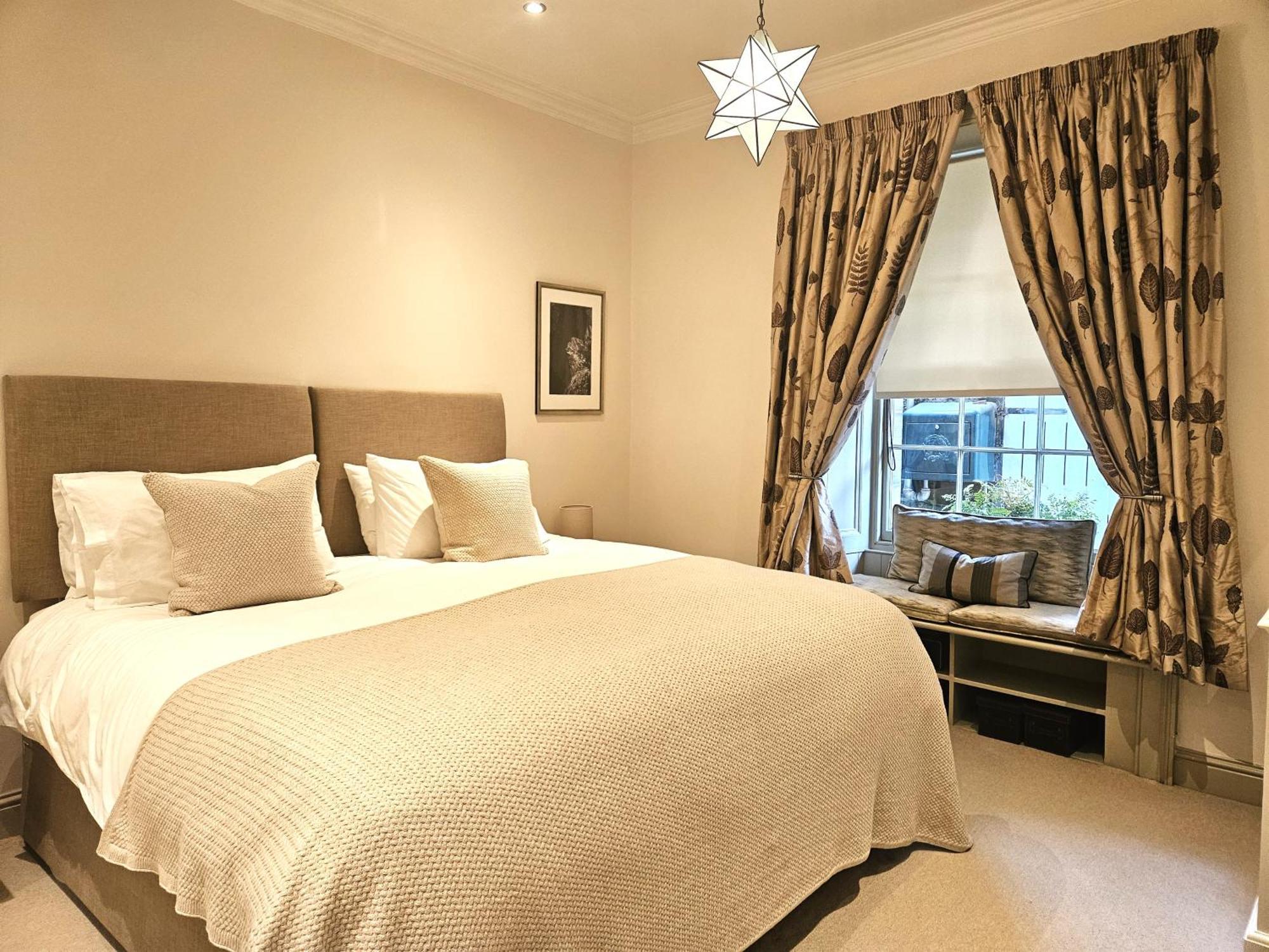 Elegant 1-bedroom *
