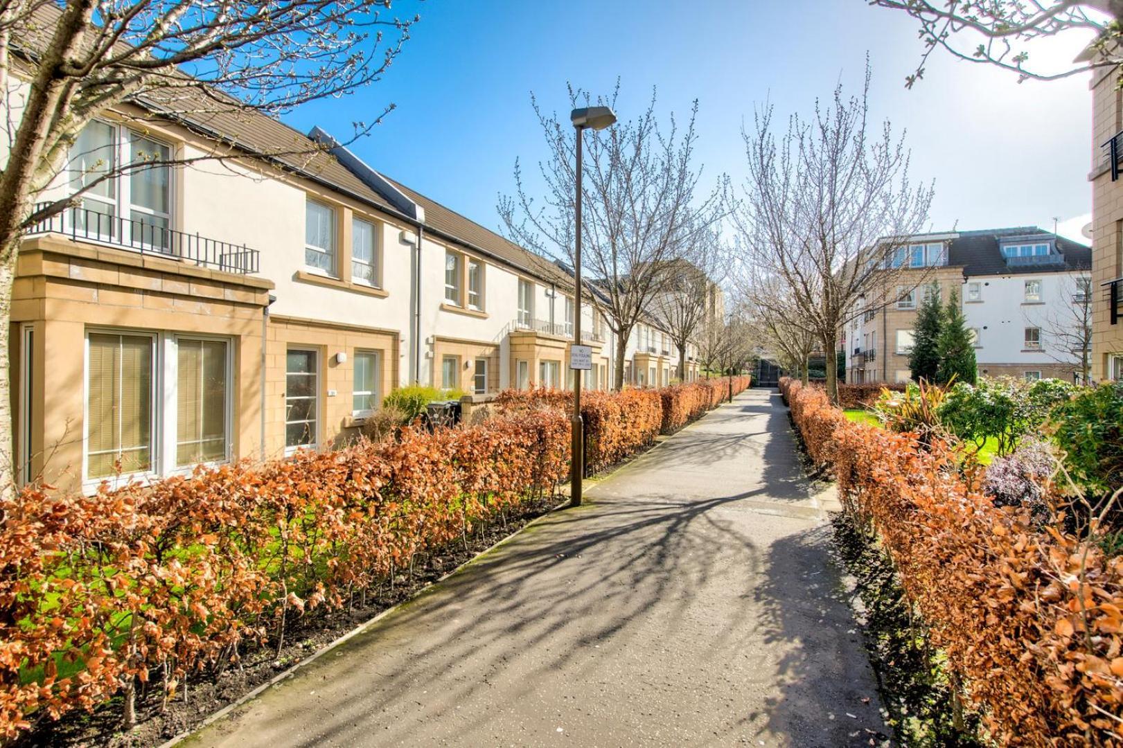 Guestready - Bright Near New Town