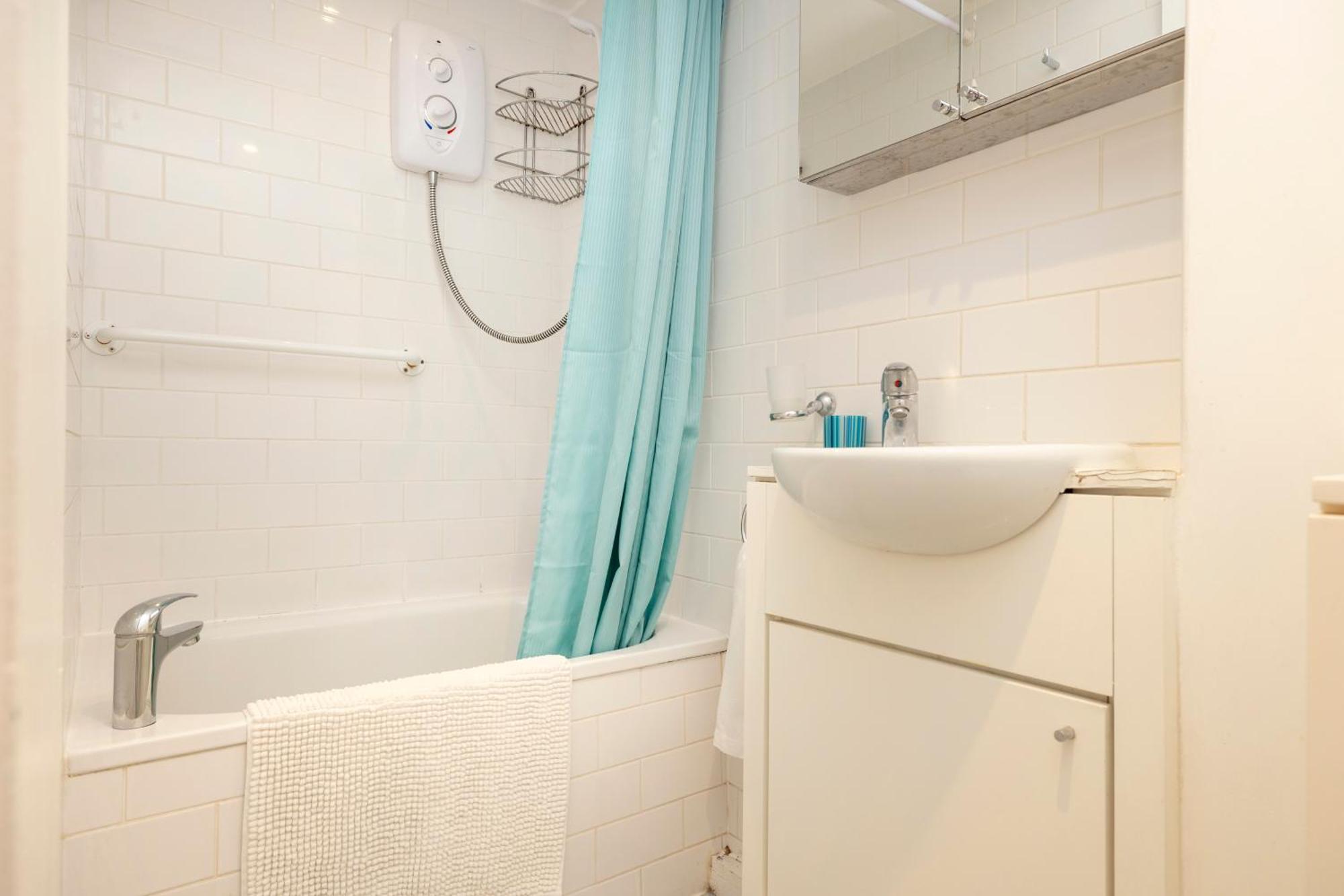 Charming 1-bedroom Getaway Edinburgh