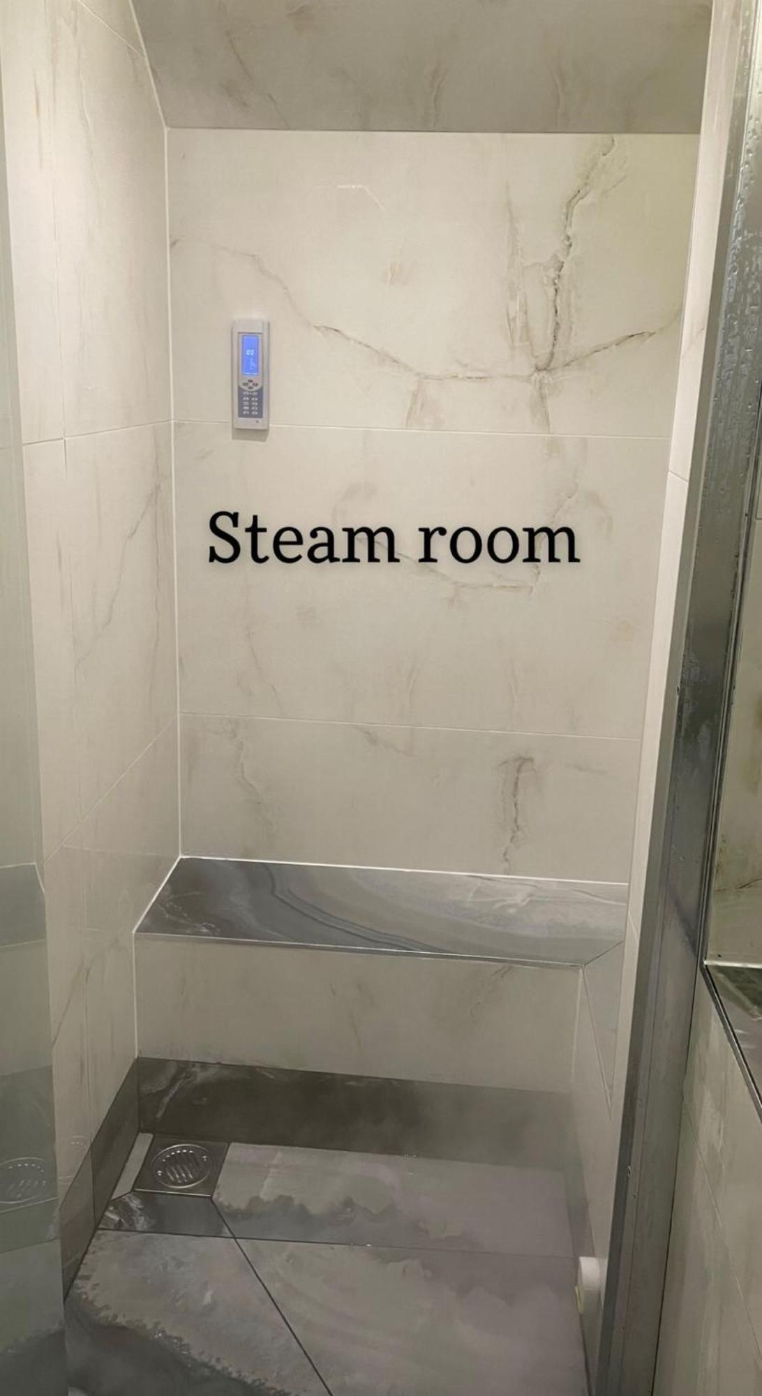 Apartment Retreat 2 Bedrooms & Steam