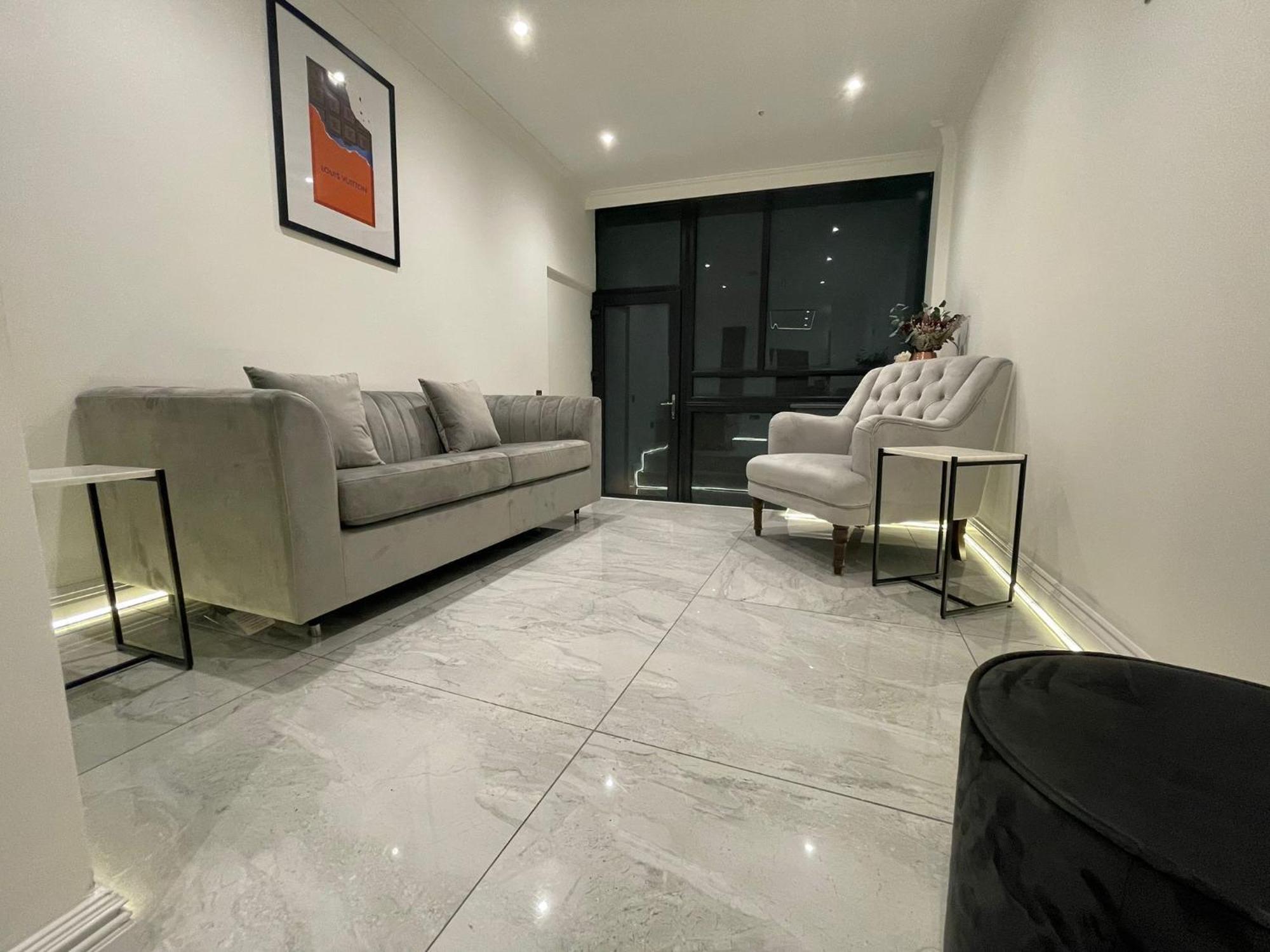 Retreat 2 Bedrooms & Steam Apartment Edinburgh