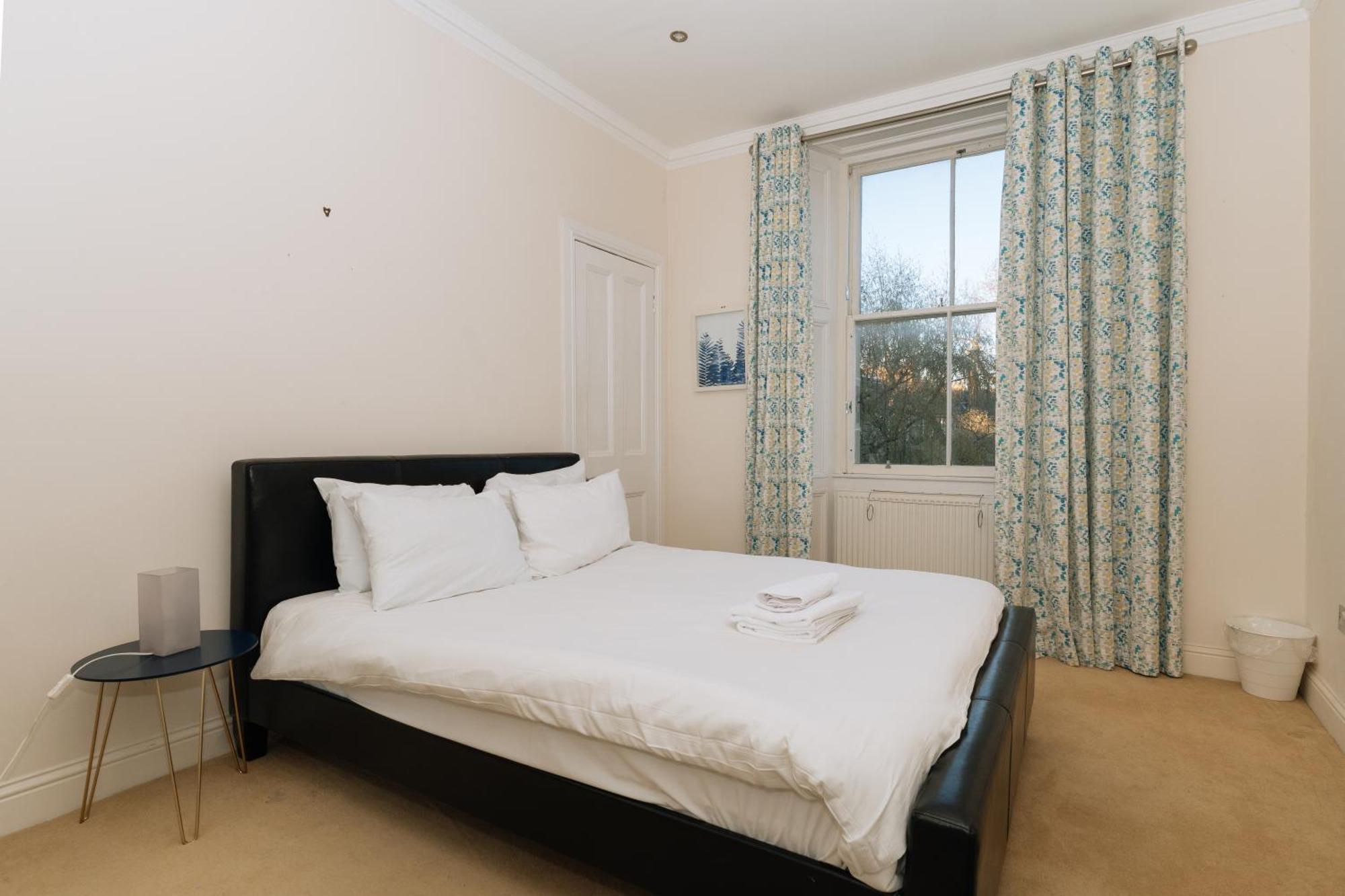 Beautiful In Stockbridge Apartment *