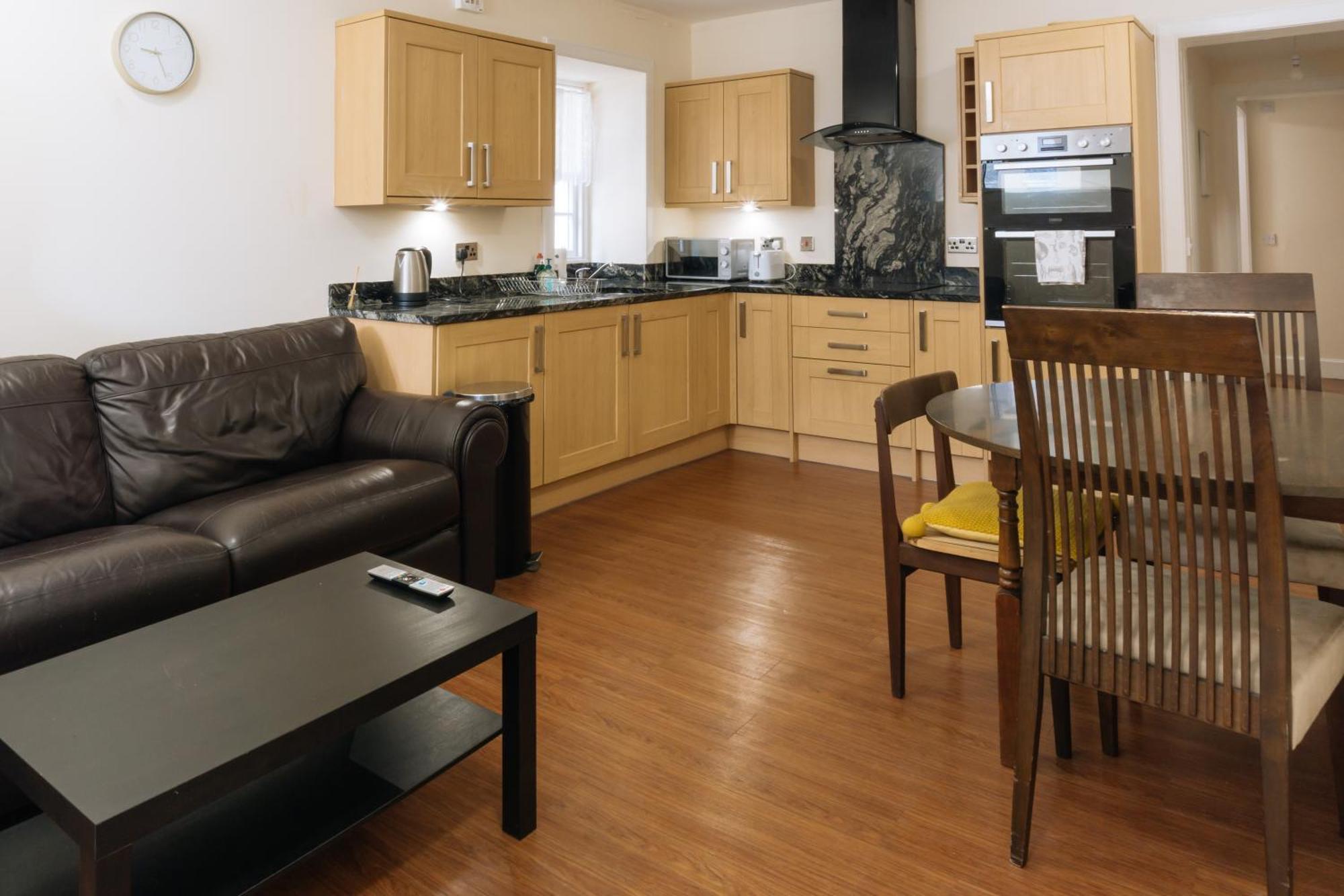 Homely 3 Bedroom In The Heart Of * Edinburgh