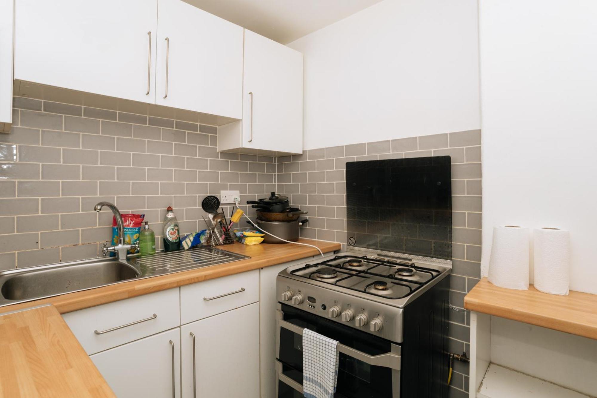 Sleek & Central 2bd Flat - Haymarket Edinburgh