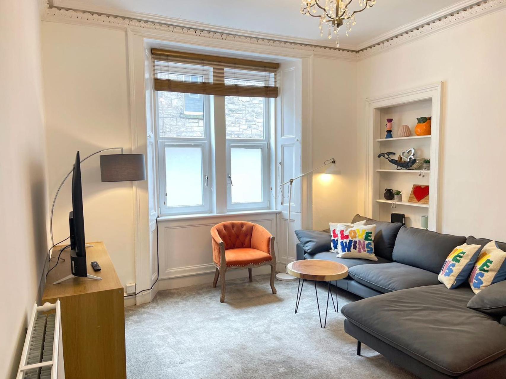 Lovely Two Bedrooms Apartment Edinburgh