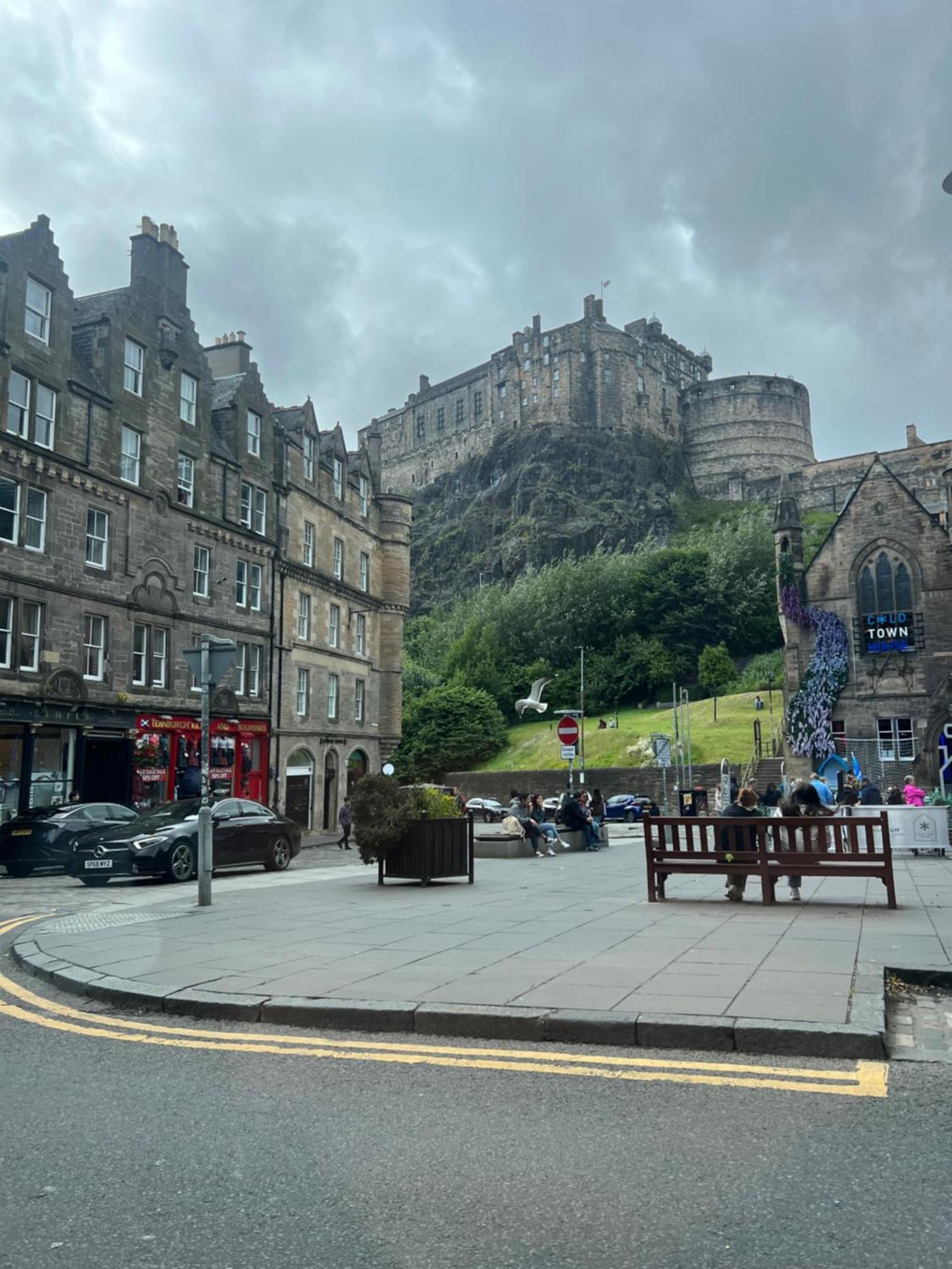 In Edinburgh, Old Town Apartment EDI